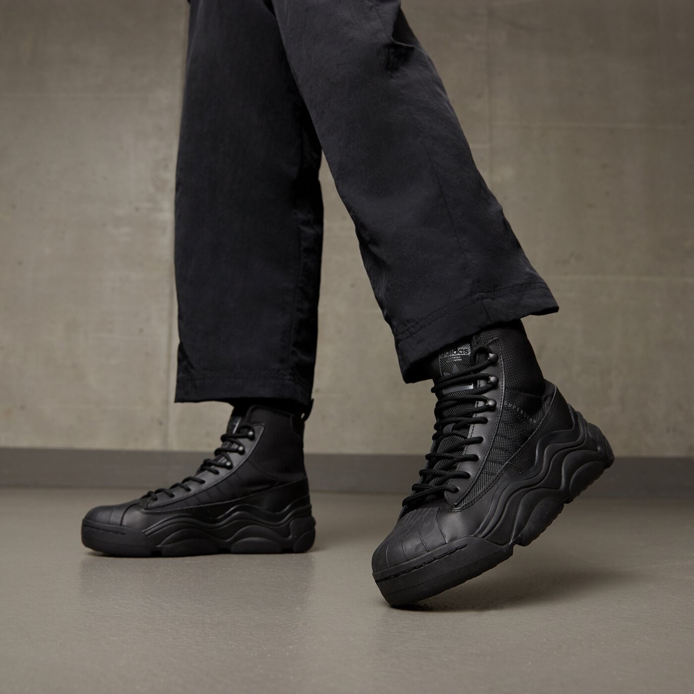 Дамски маратонки ADIDAS SUPERSTAR MILLENCON BOOT W ig5320 цвят черен