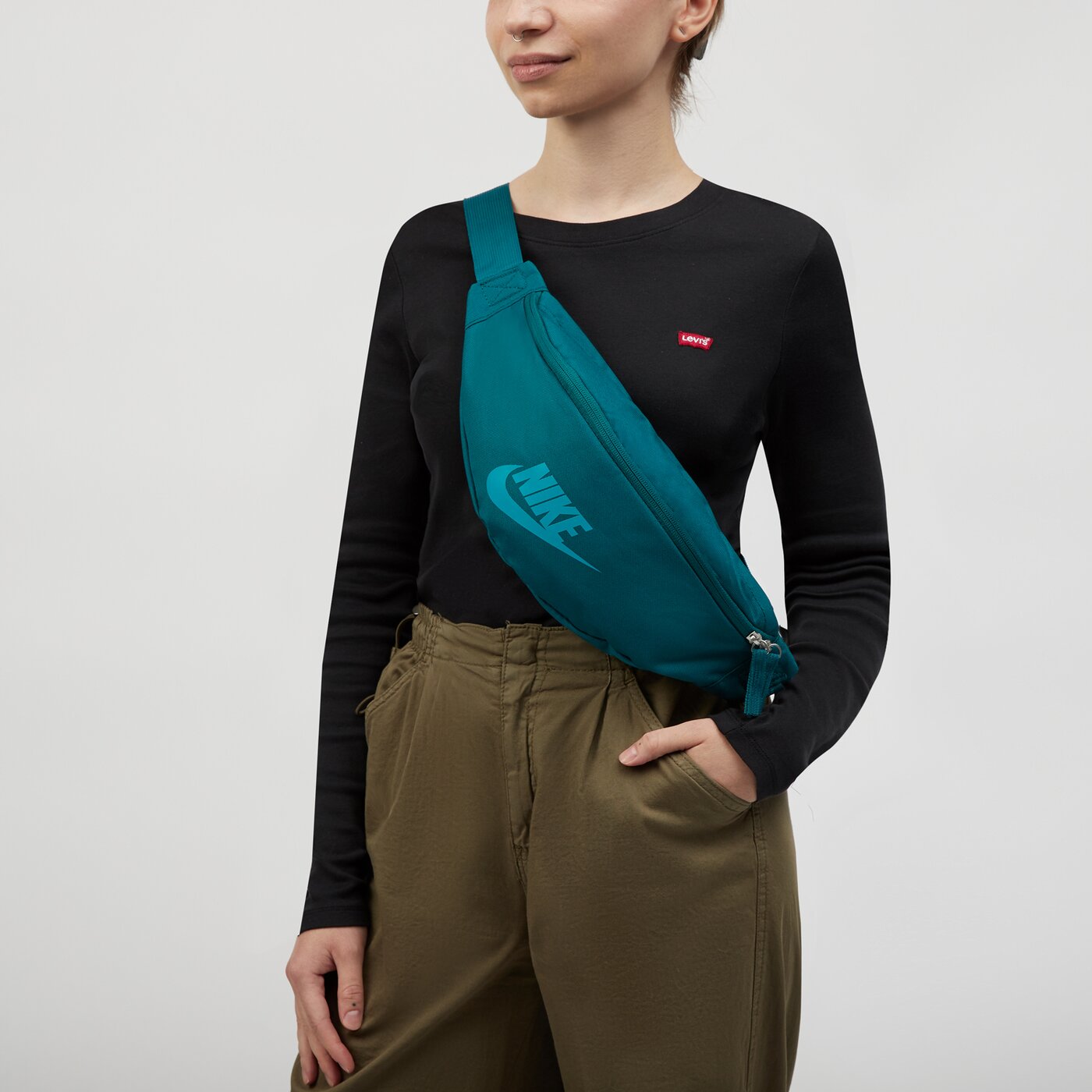 Дамска чанта за кръст NIKE ЧАНТА NK HERITAGE WAISTPACK  db0490-381 цвят зелен
