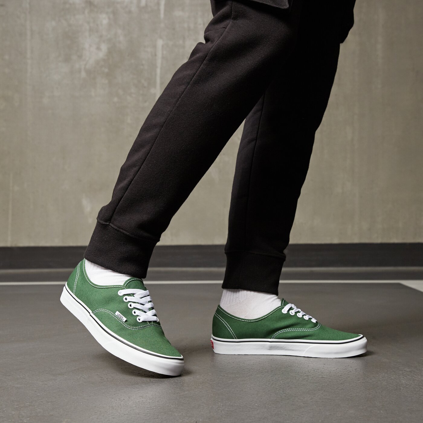 Мъжки маратонки VANS UA AUTHENTIC vn0a5ks96qu1 цвят зелен