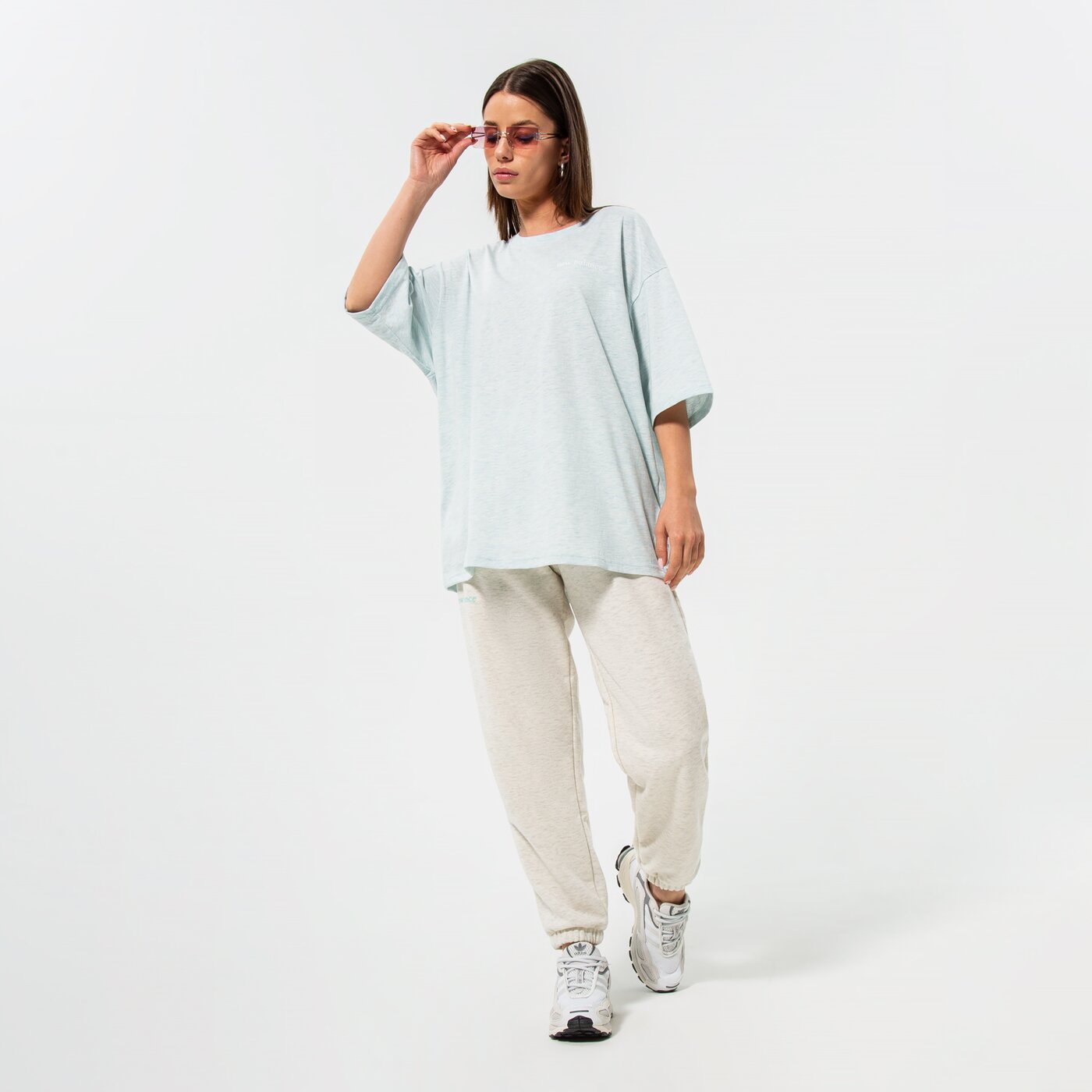 Дамски панталони NEW BALANCE ПАНТАЛОНИ NB ESSENTIALS BALANCED SWEATPANT wp21554sah цвят сив