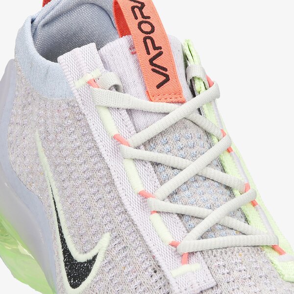 Дамски маратонки NIKE AIR VAPORMAX 2021 FK dc4112-003 цвят бежов