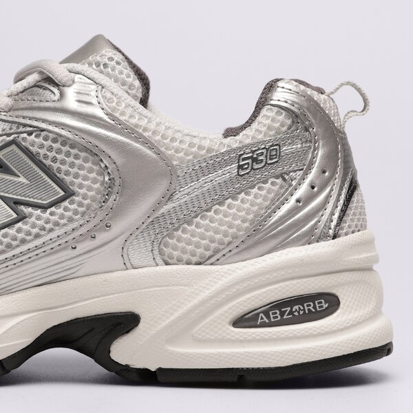 Дамски маратонки NEW BALANCE 530  mr530lg цвят сребърен