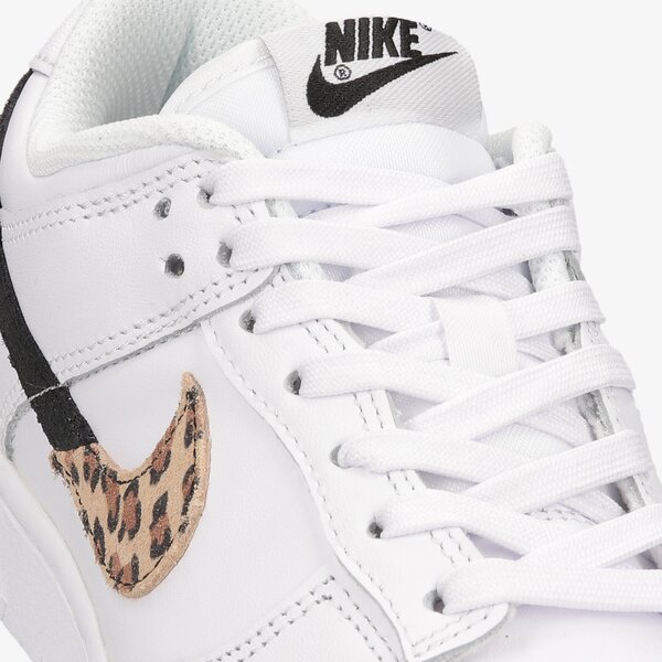 Дамски маратонки NIKE W DUNK LOW SE dd7099-100 цвят бял