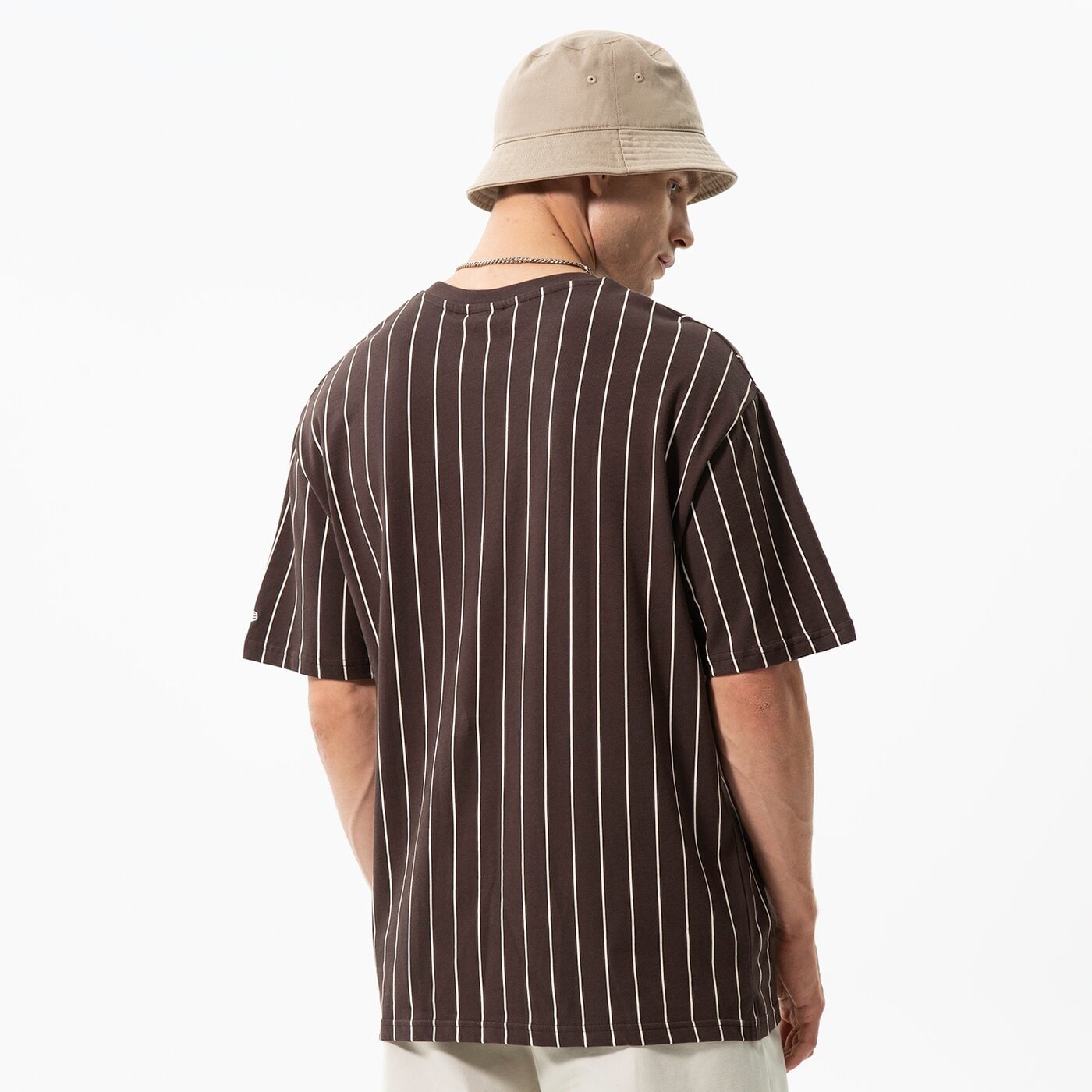 Мъжка тениска NEW ERA ТЕНИСКА OS PINSTRIPE BRWN NEW ERA BRSOFW 60284644 цвят кафяв