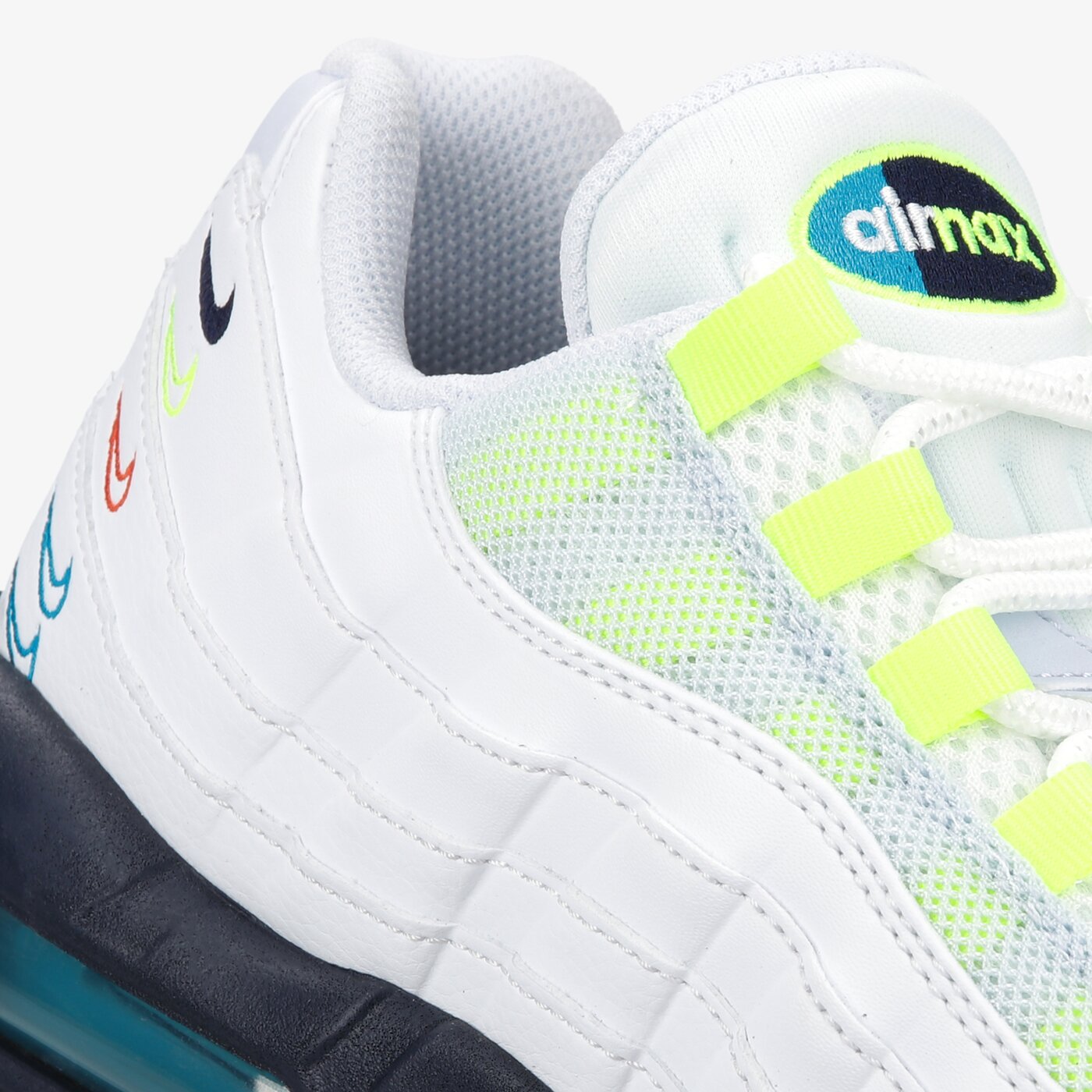 Мъжки маратонки NIKE AIR MAX 95 EC dx1819-100 цвят бял