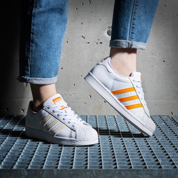Дамски маратонки ADIDAS SUPERSTAR  gz3737 цвят бял