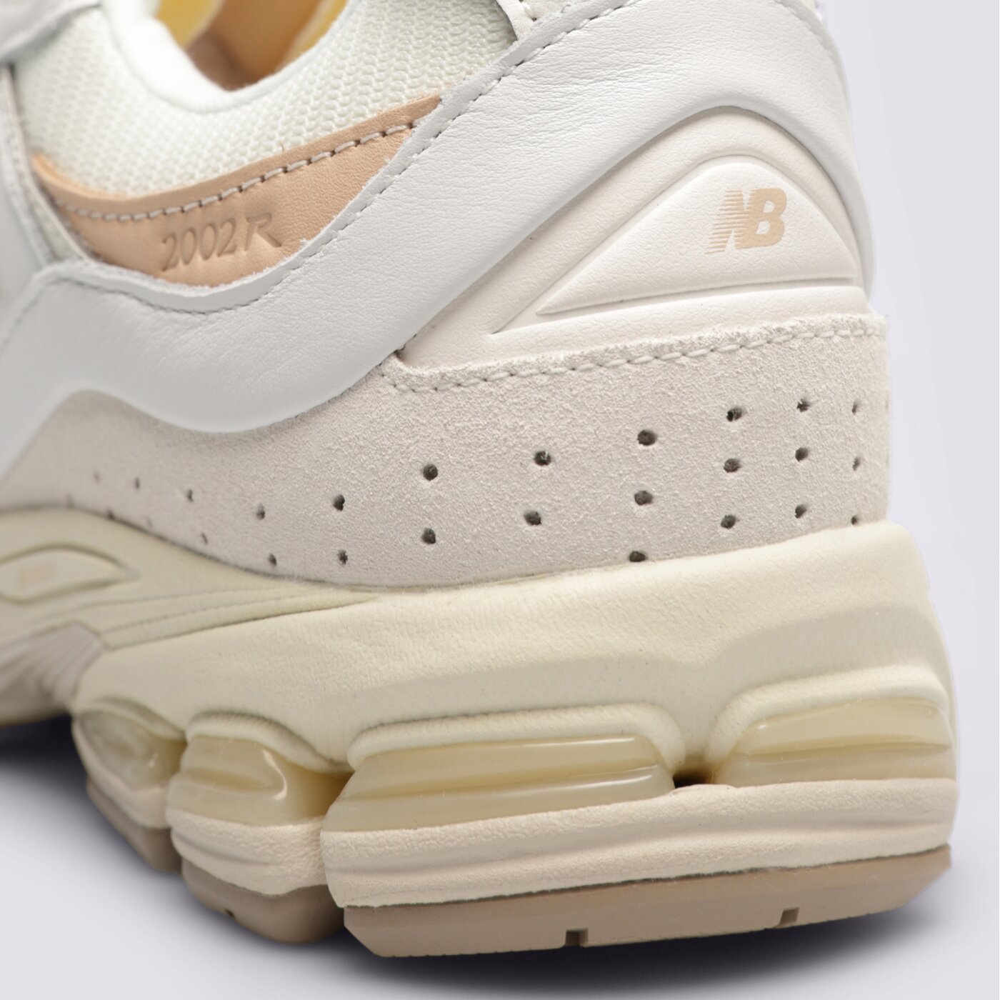 Дамски маратонки NEW BALANCE 2002  m2002rvf цвят бял