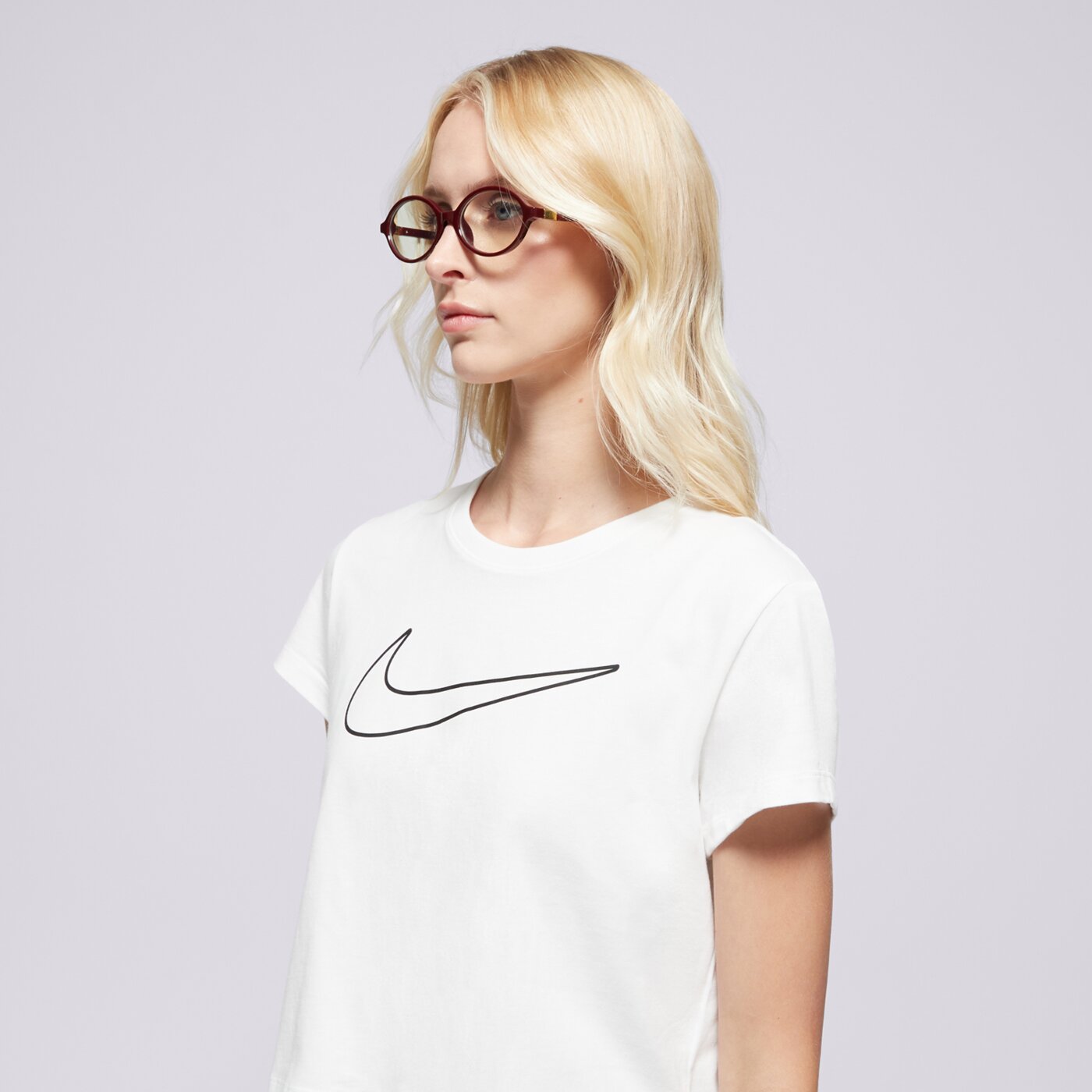 Дамска тениска NIKE ТЕНИСКА W NSW CLUB SS TEE HBR MD hv5002-100 цвят бял