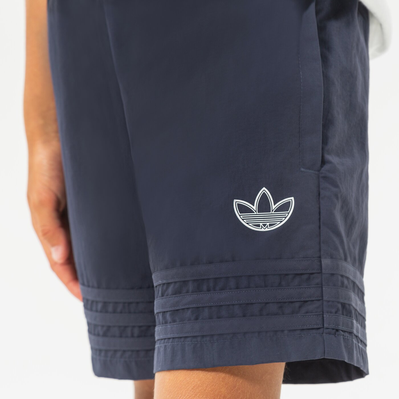  ADIDAS ШОРТИ BOY he2085 цвят тъмносин