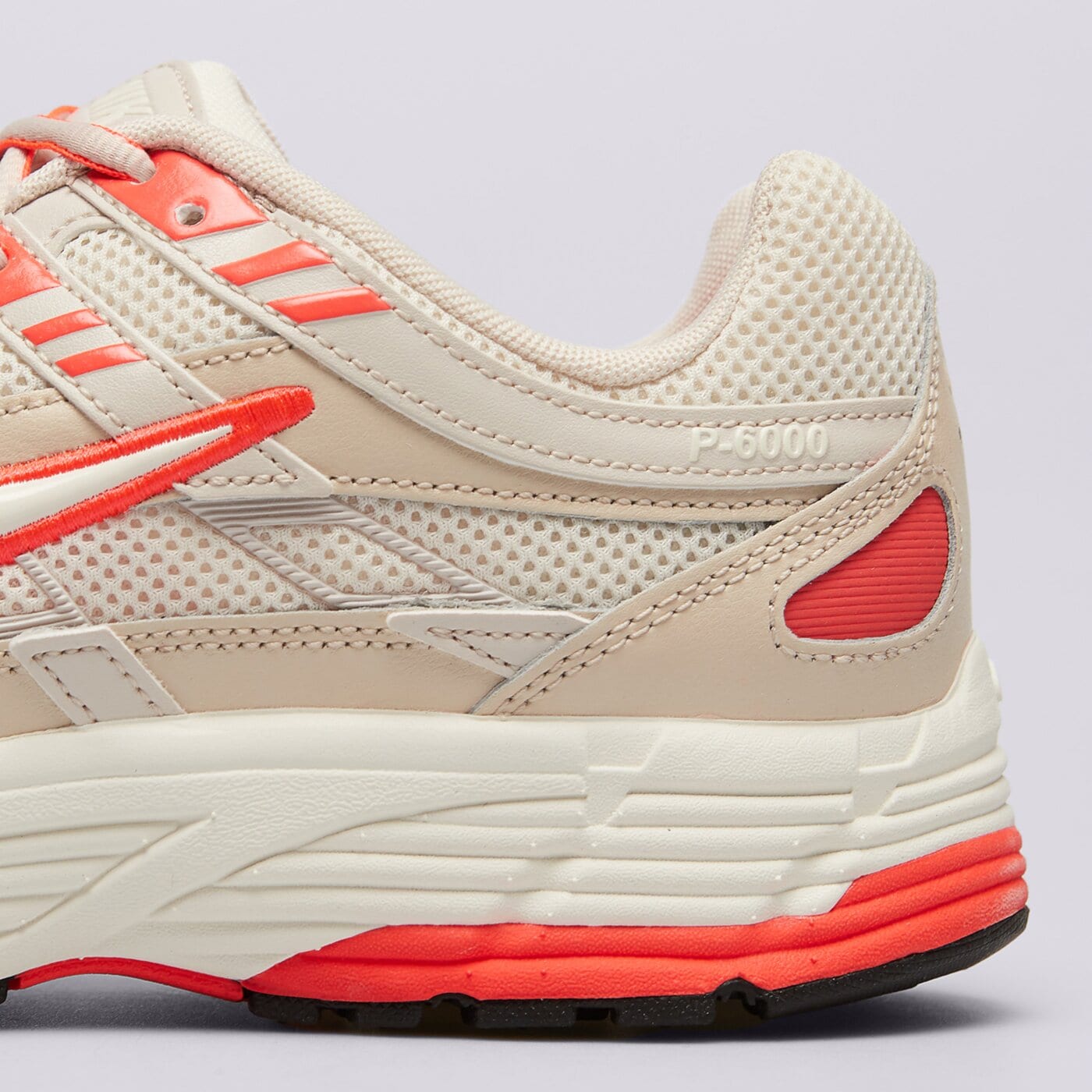 Мъжки маратонки NIKE P-6000 cd6404-601 цвят бял