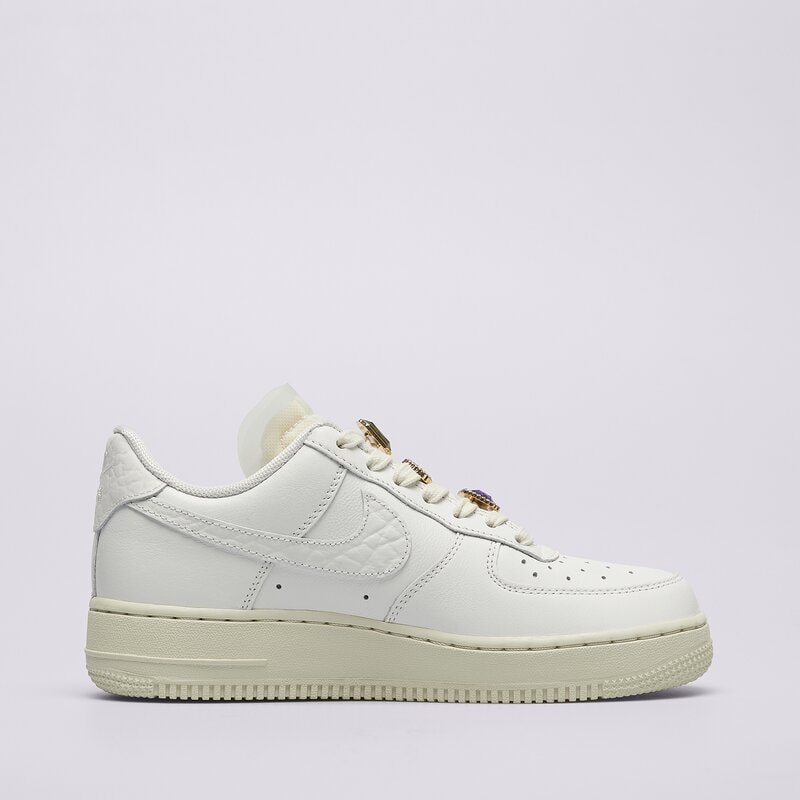 NIKE AIR FORCE 1 LOW PREMIUM