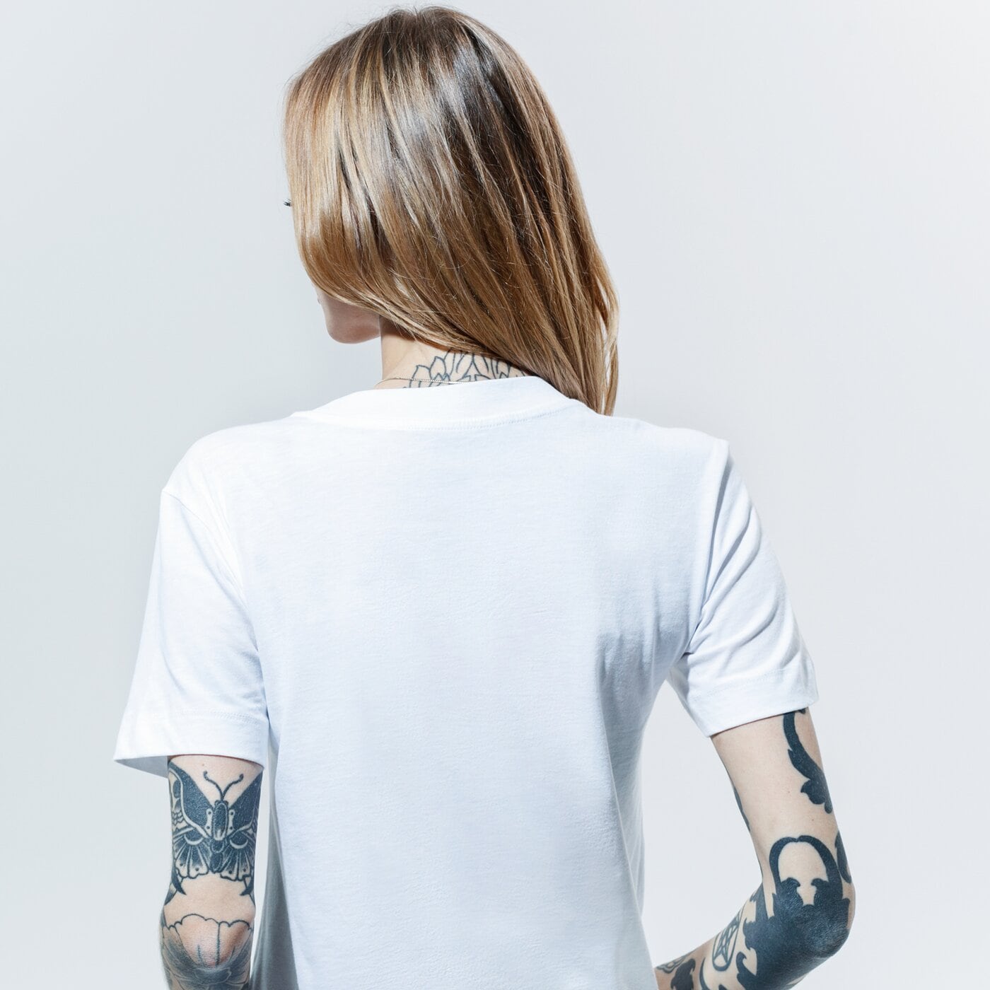 Дамска тениска VANS ТЕНИСКА WM JUNIOR V BOXY WHITE vn0a4mflwht1 цвят бял