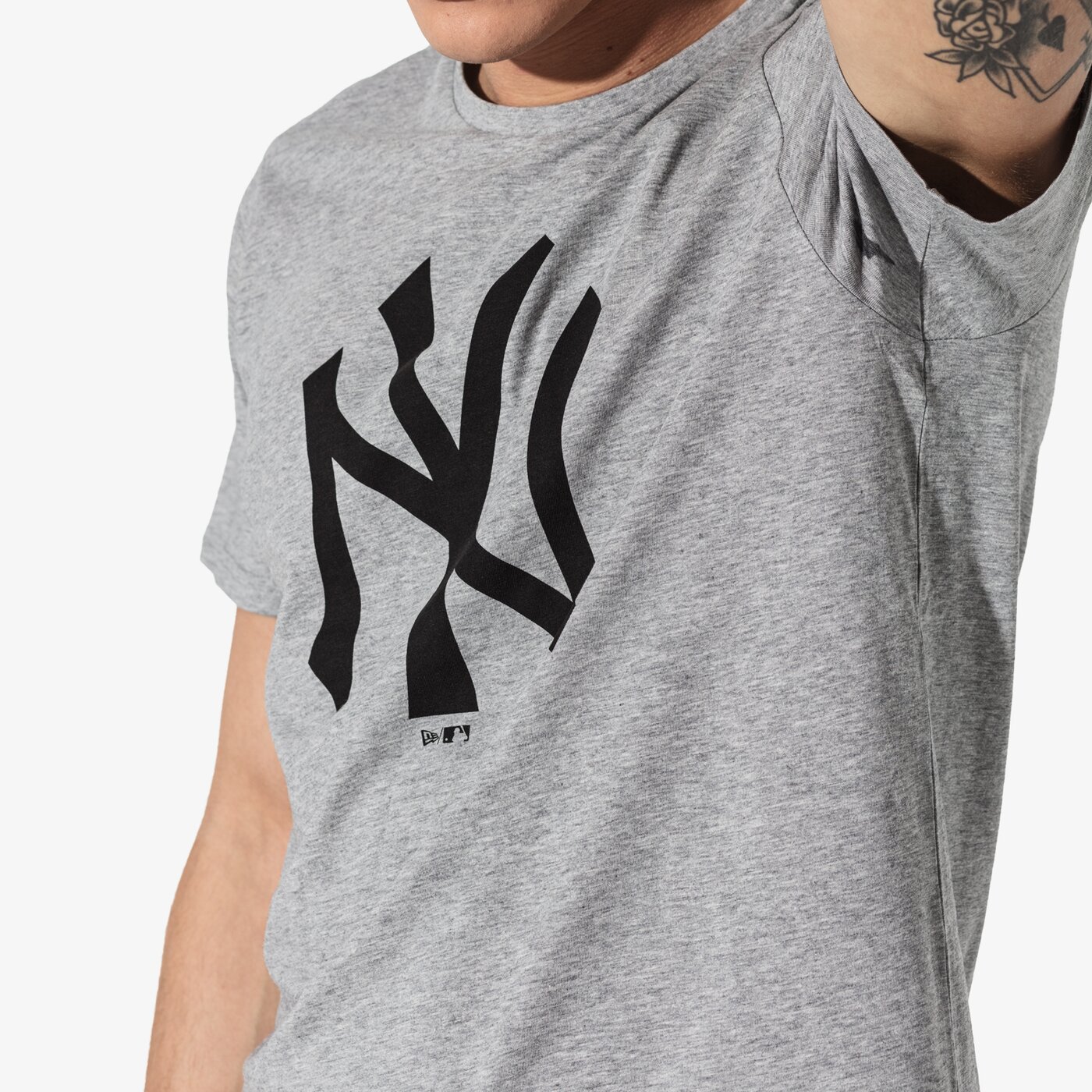 Мъжка тениска NEW ERA ТЕНИСКА SS MLB NYY GREY NEW YORK YANKEES LGH 11863696 цвят сив