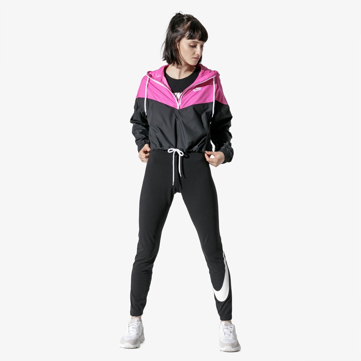 Дамска тениска NIKE ТОП W NSW HRTG ПОТНИК ar2327-010 цвят черен