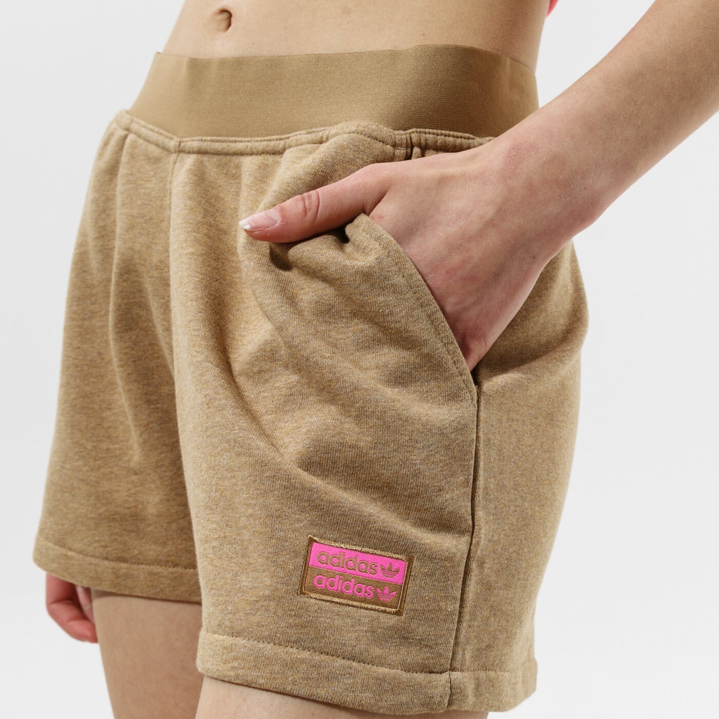 Дамски къси панталони ADIDAS ШОРТИ SHORTS gn4334 цвят кафяв