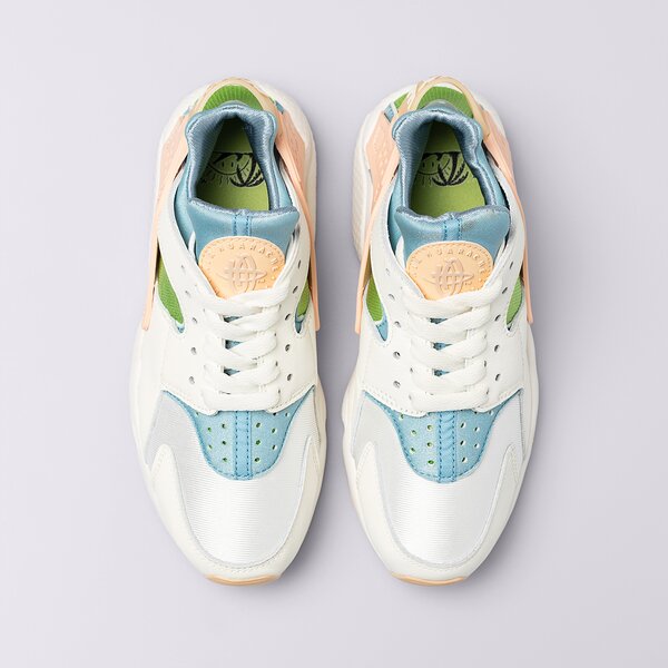 Дамски маратонки NIKE AIR HUARACHE SE dq0117-100 цвят многоцветен