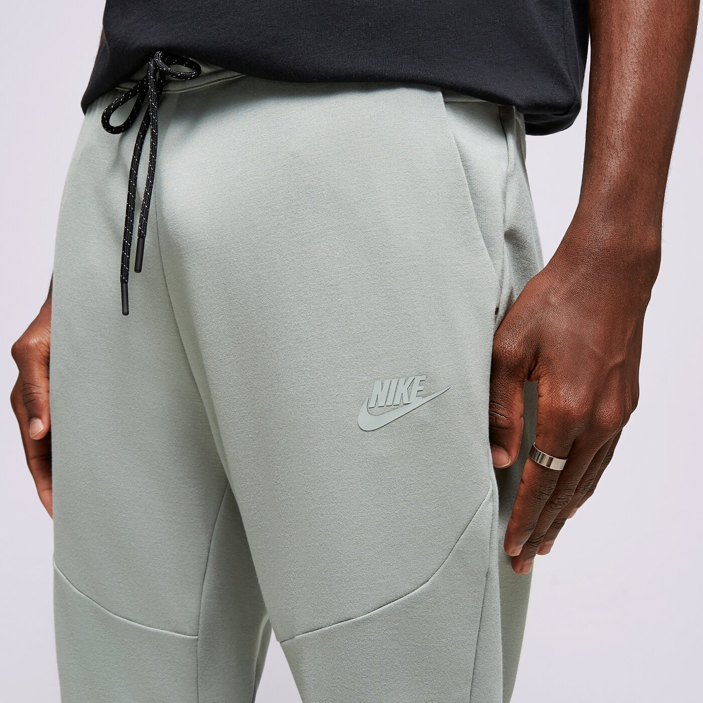Мъжки панталони NIKE ПАНТАЛОНИ M NK TECH LGHTWHT JGGR dx0826-330 цвят зелен