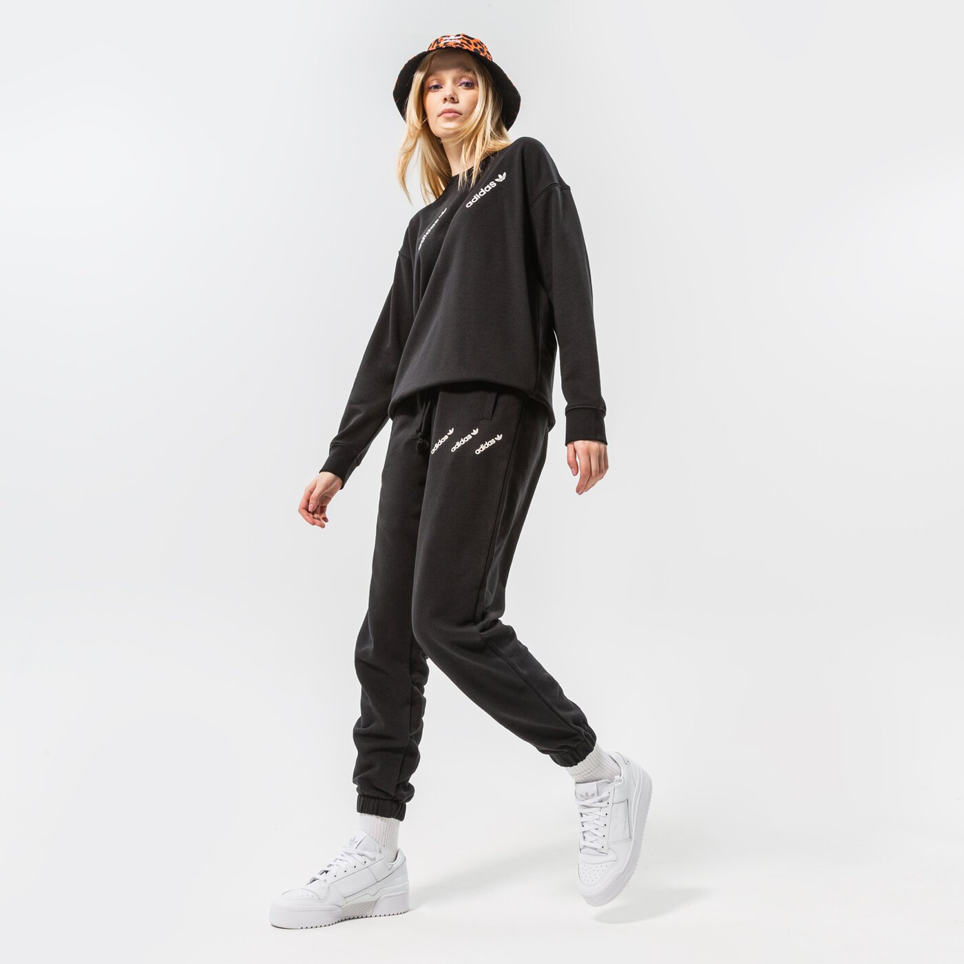 Дамски суичър ADIDAS СУИТЧЪР CREW hm4868 цвят черен