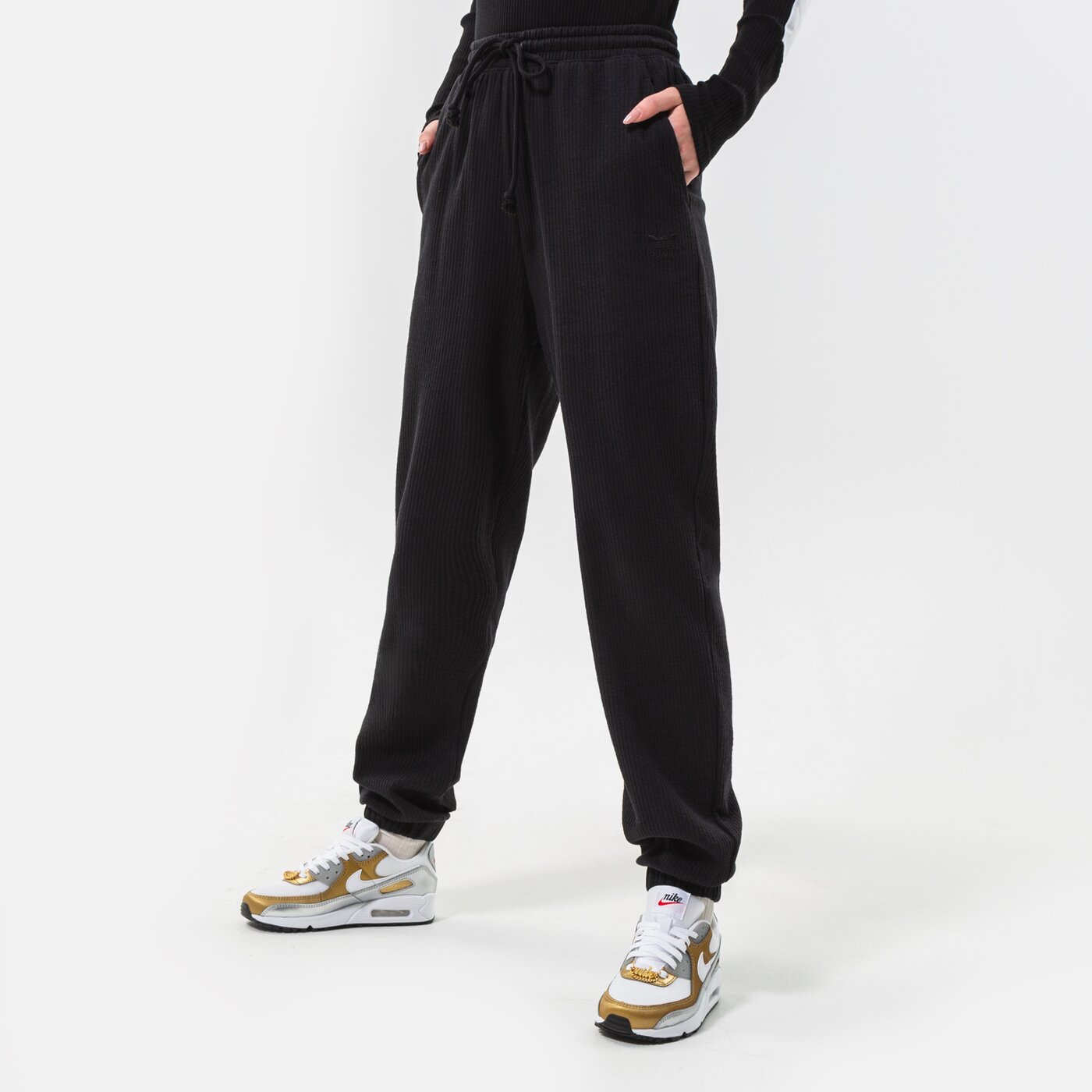 Дамски панталони ADIDAS ПАНТАЛОНИ RIB CUFFED PANT he9505 цвят черен