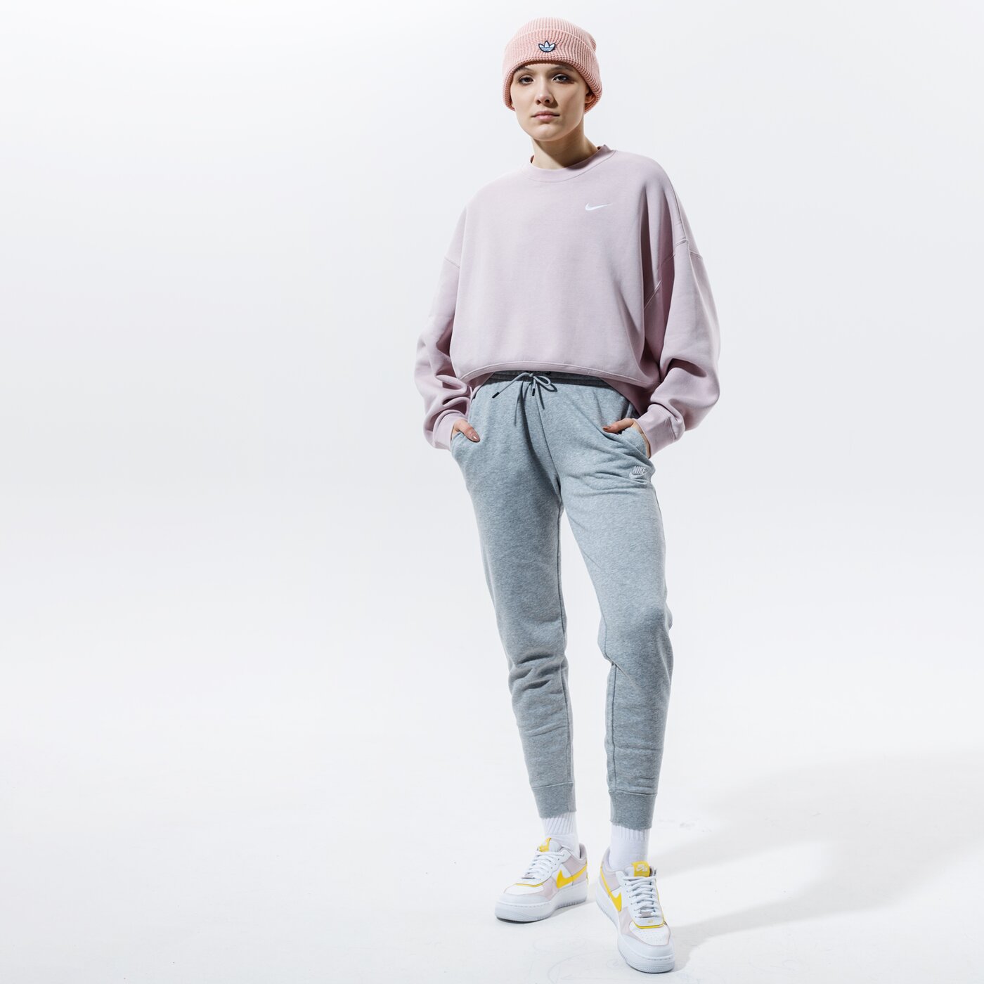 Дамски суичър NIKE СУИТЧЪР SPORTSWEAR ESSENTIALS ck0168-645 цвят розов