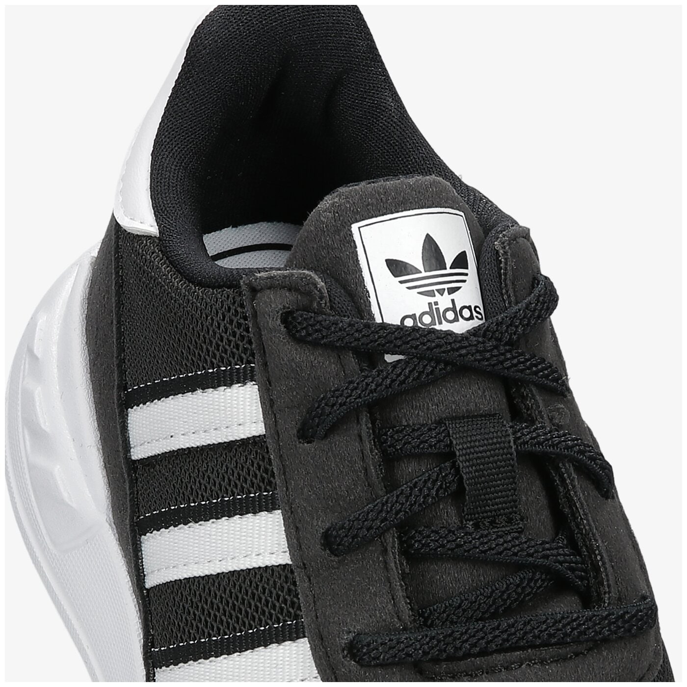 Детски маратонки ADIDAS LA TRAINER LITE  fw5843 цвят черен