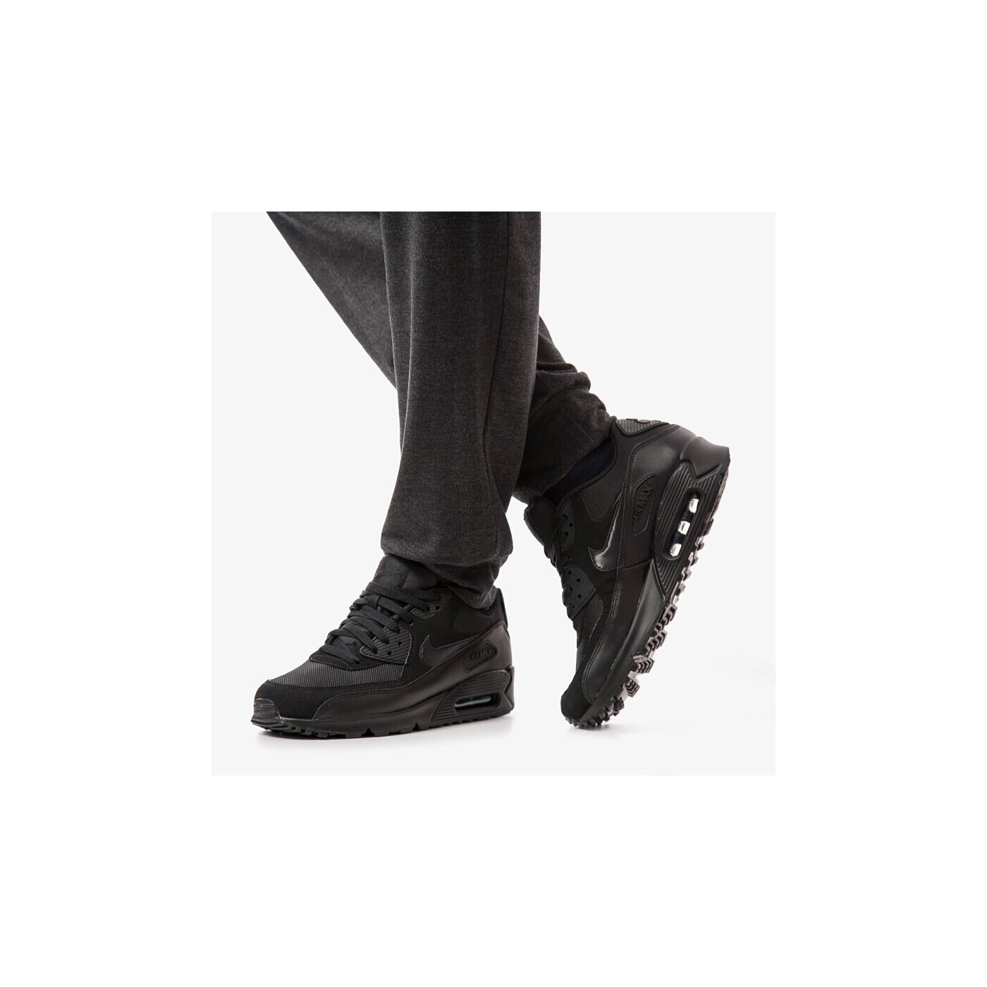 Мъжки маратонки NIKE AIR MAX 90 ESSENTIAL  537384-090 цвят черен