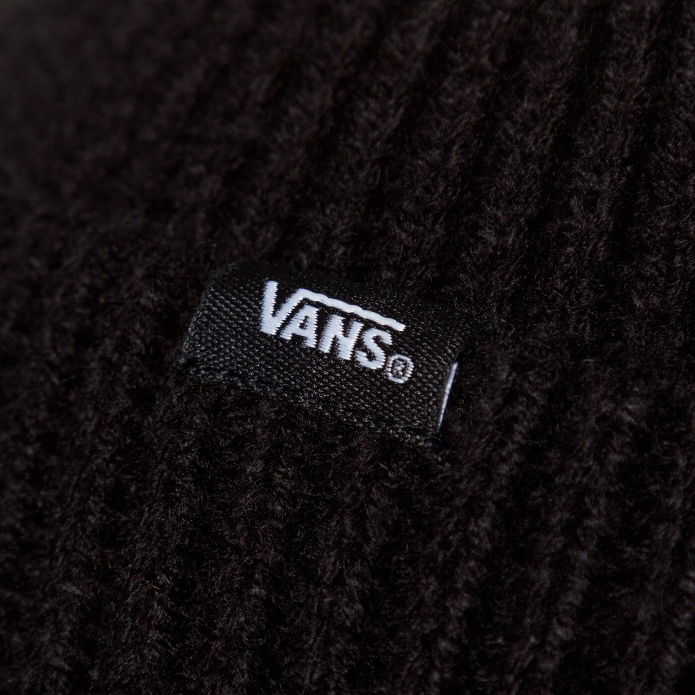Дамска зимна шапка VANS ЗИМНА ШАПКА SHORTY BEANIE vn0a4umajnh1 цвят черен