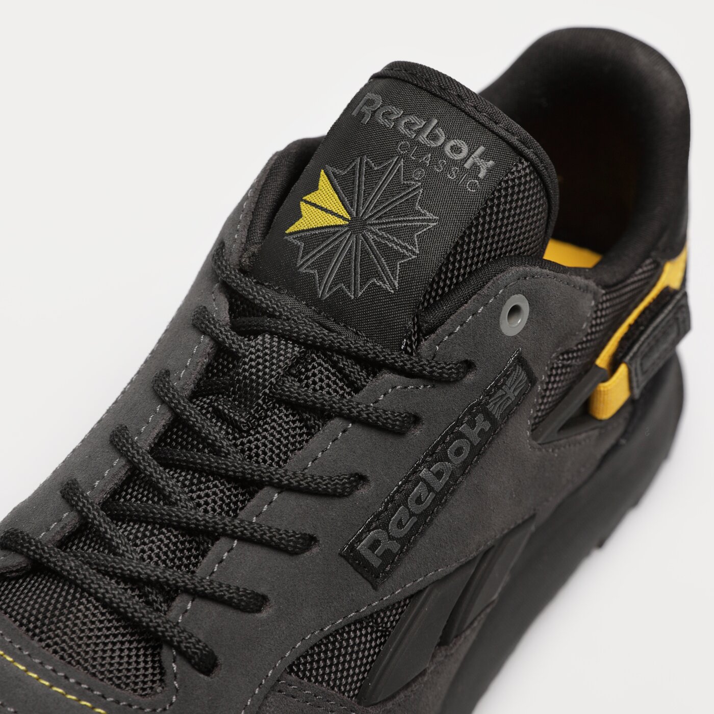 Мъжки маратонки REEBOK CLASSIC LEATHER 100032804 цвят черен