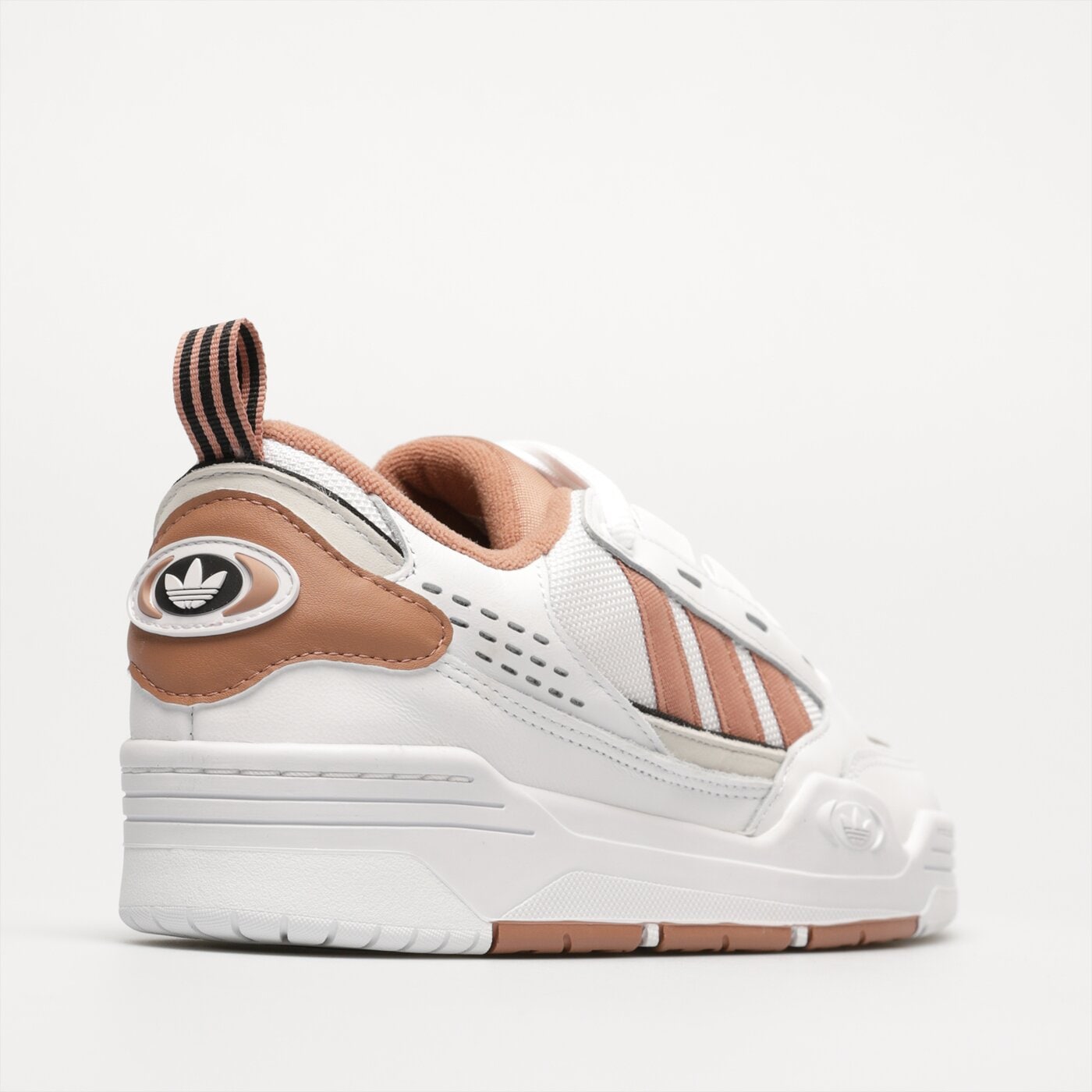 Мъжки маратонки ADIDAS ADI2000 hq6922 цвят кафяв