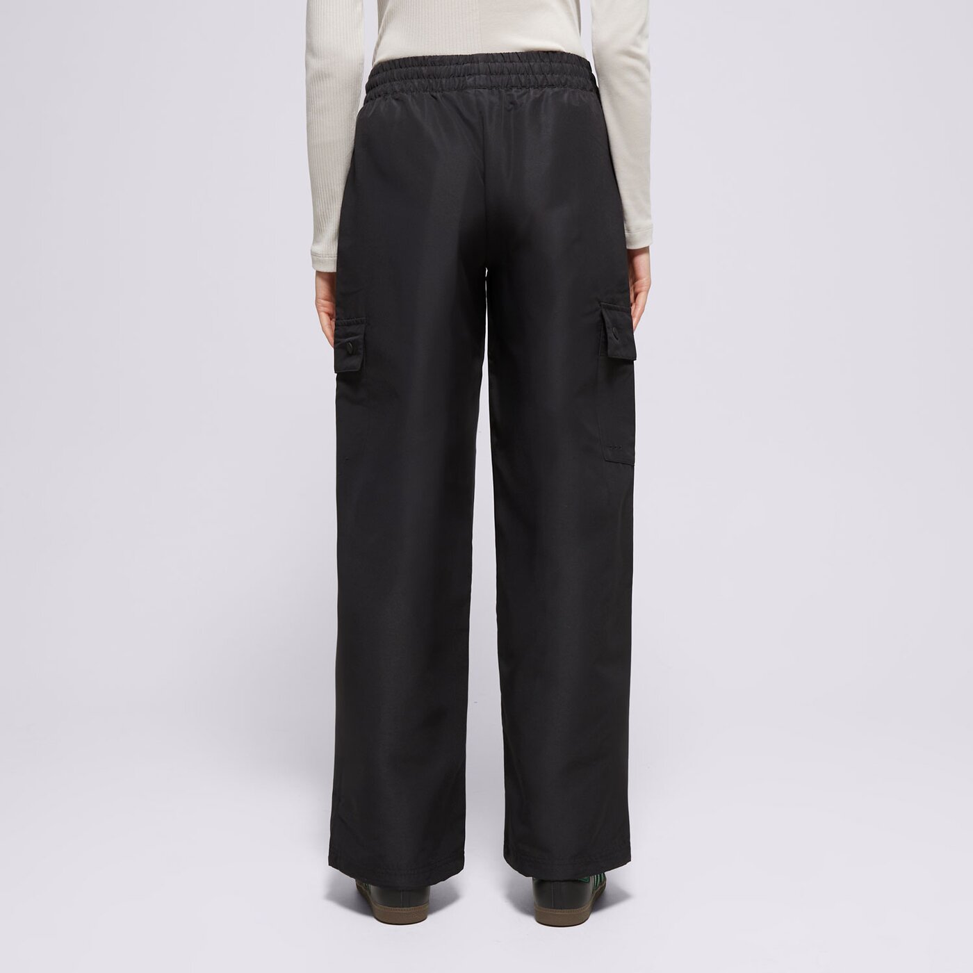 Дамски панталони ADIDAS ПАНТАЛОНИ ESSENTIALS WOVEN CARGO ix9974 цвят черен