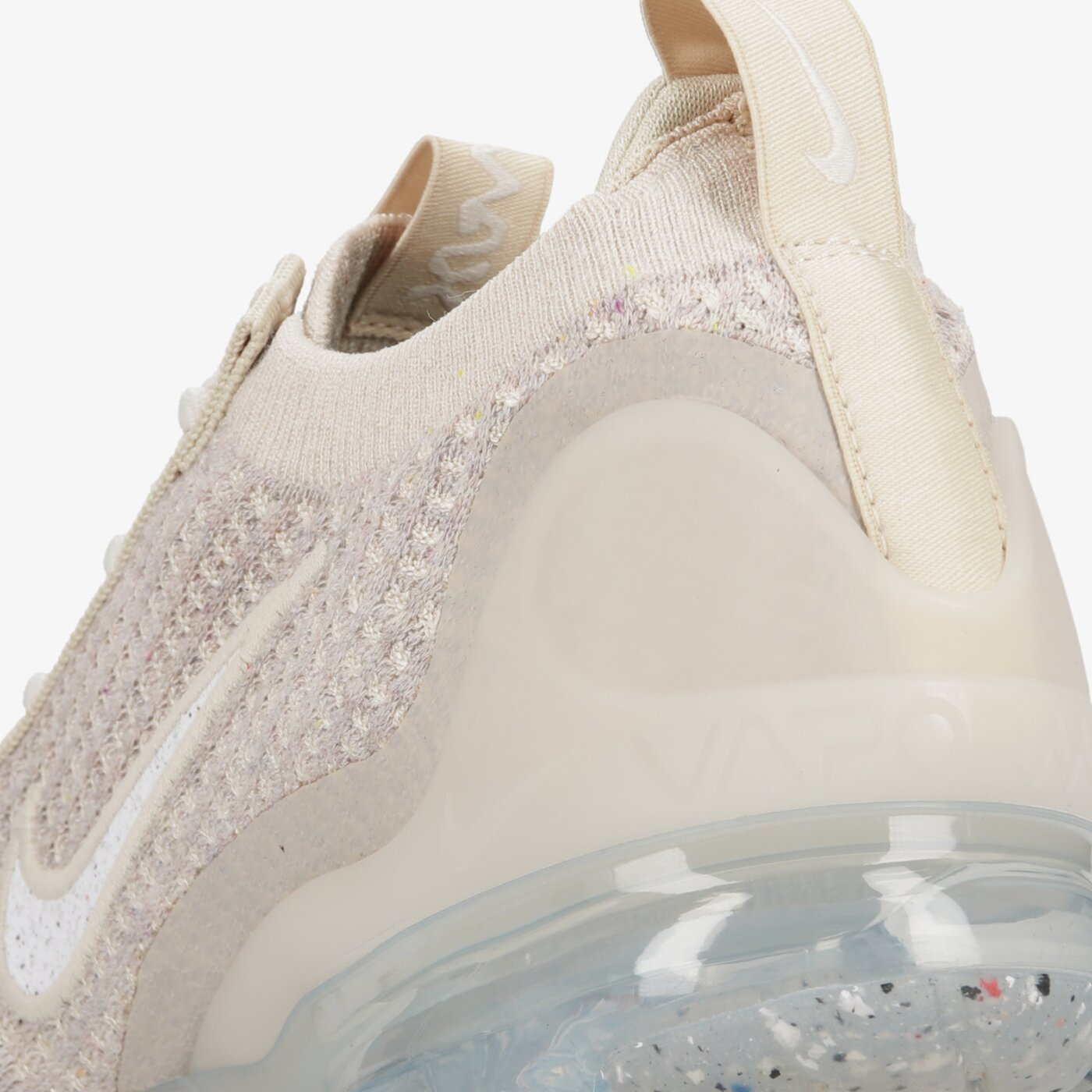 Дамски маратонки NIKE AIR VAPORMAX 2021 FK dc9454-101 цвят бежов