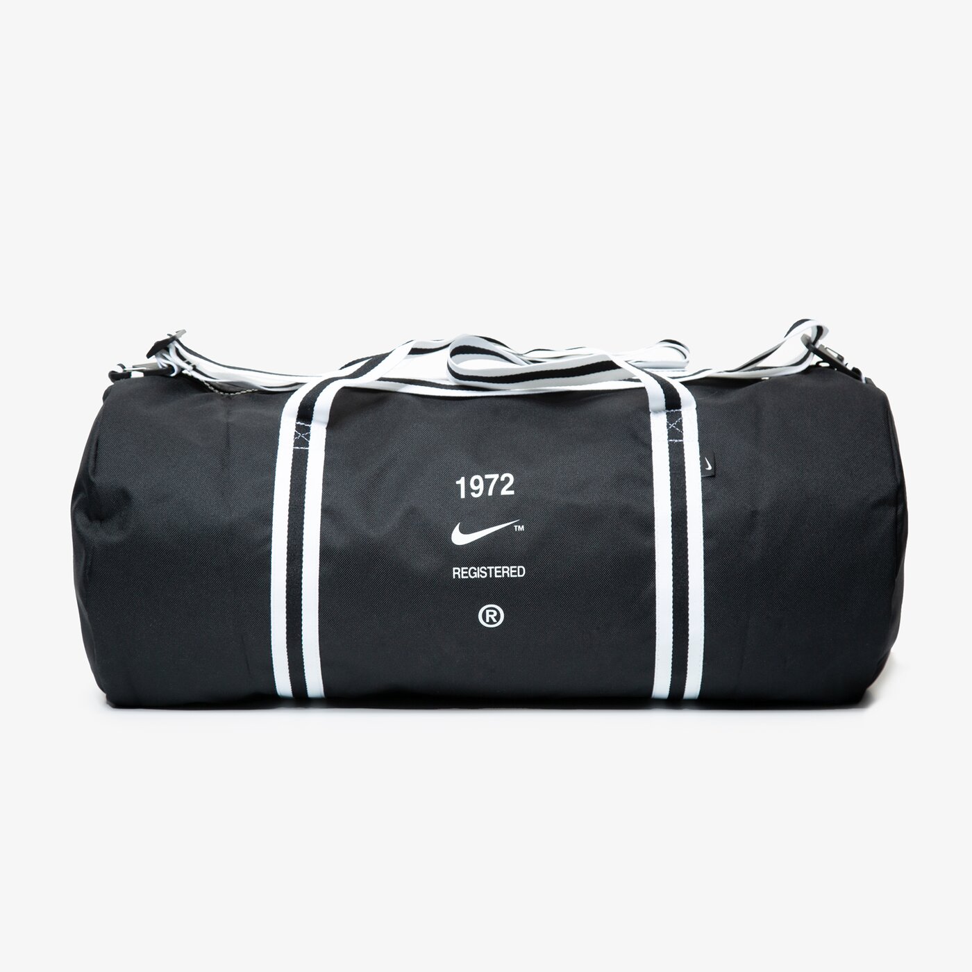 Дамски сак NIKE ЧАНТА NK HERITAGE DUFF - SWOOSH dj7379-010 цвят черен