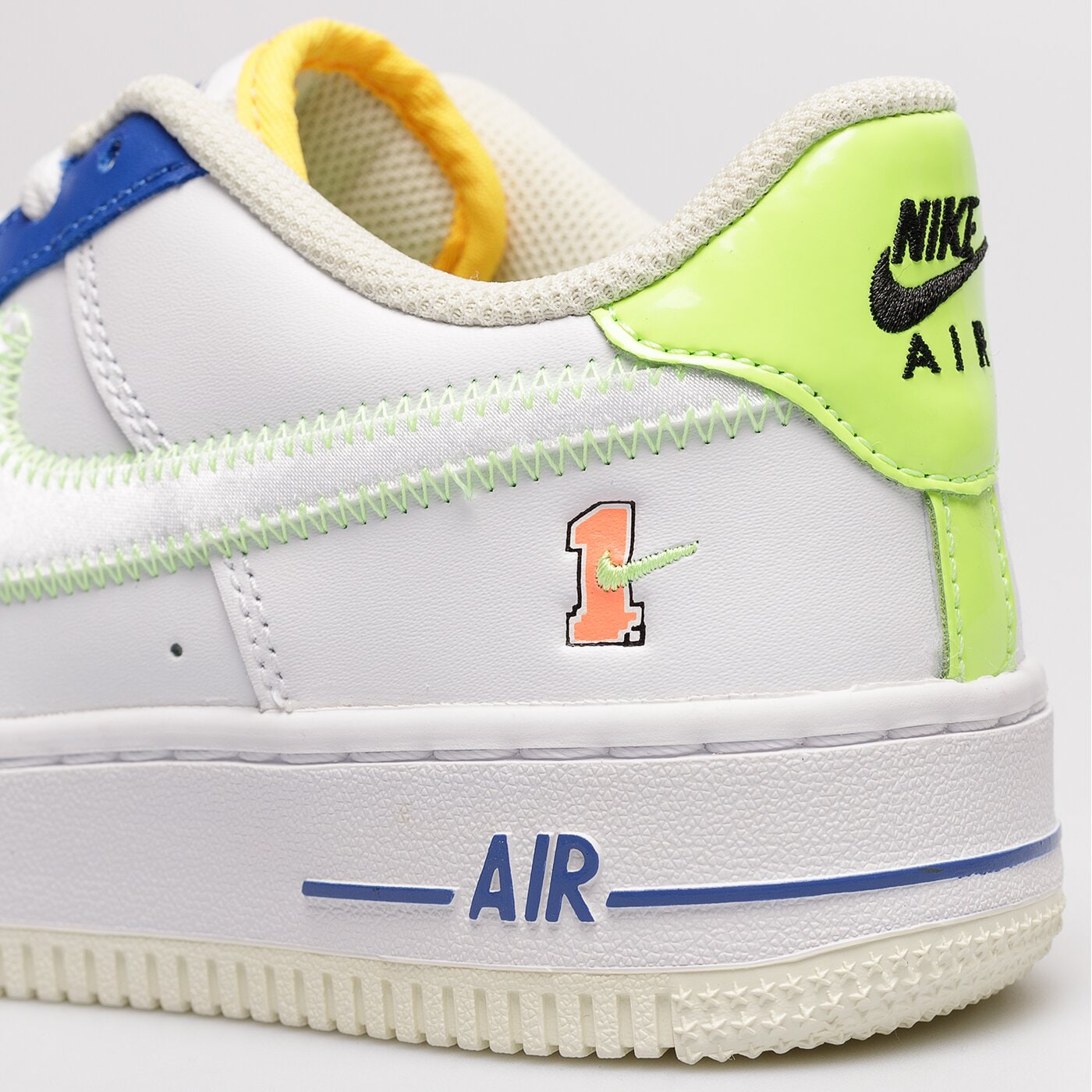 Детски маратонки NIKE AIR FORCE 1 LV8 (GS) fb1393-111 цвят бял