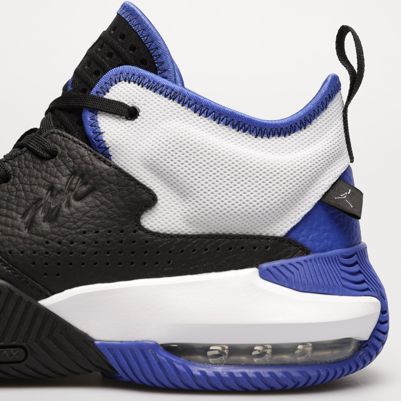 Мъжки маратонки JORDAN STAY LOYAL 2  dq8401-041 цвят бял