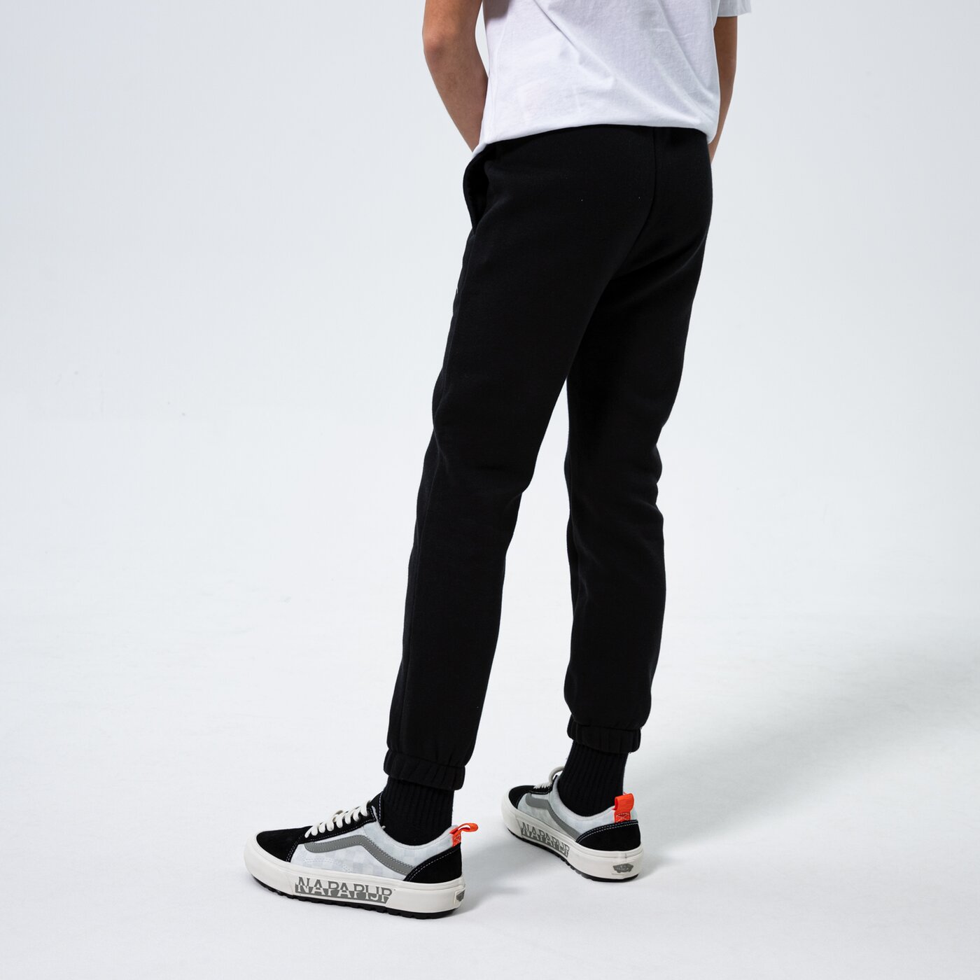 Детски панталони JORDAN ПАНТАЛОНИ ESSENTIALS PANT BOY 95a716-023 цвят черен