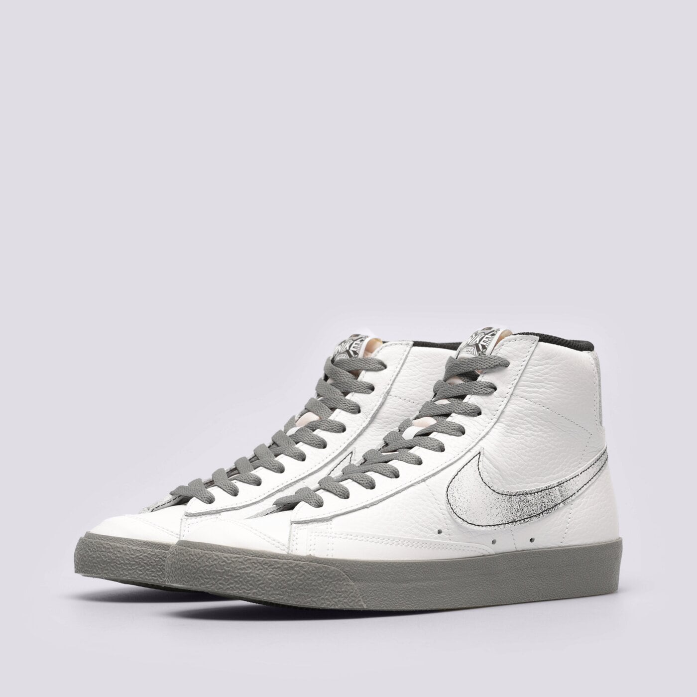 Мъжки маратонки NIKE BLAZER MID '77 EMB dv7194-100 цвят бял
