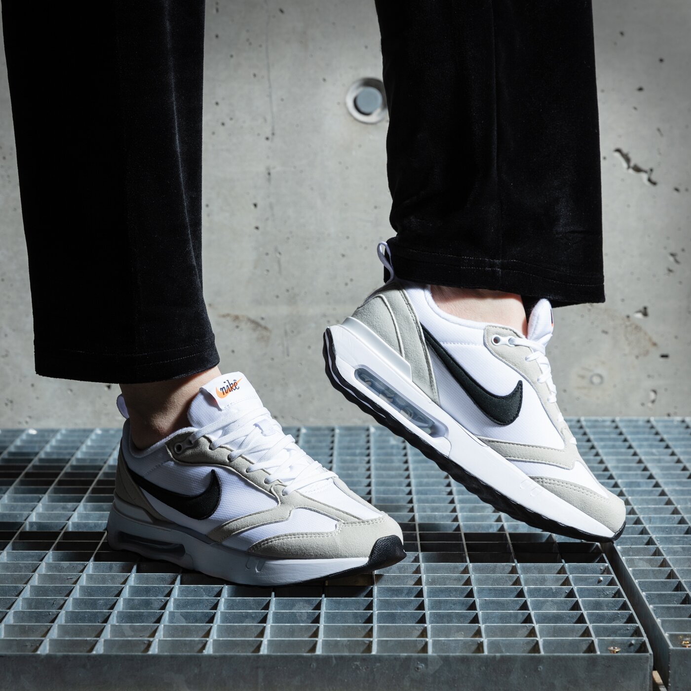 Детски маратонки NIKE AIR MAX DAWN dh3157-102 цвят бял