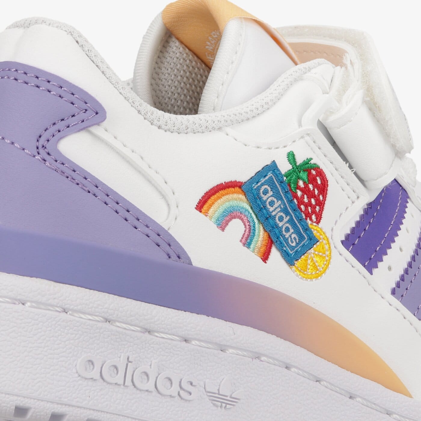 Детски маратонки ADIDAS FORUM LOW J gy8209 цвят бял