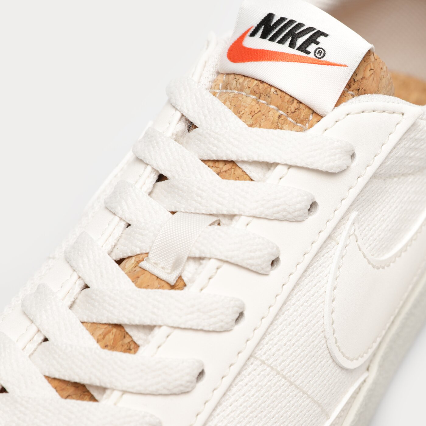 Мъжки маратонки NIKE BLAZER LOW '77 PRM dv7231-001 цвят бежов