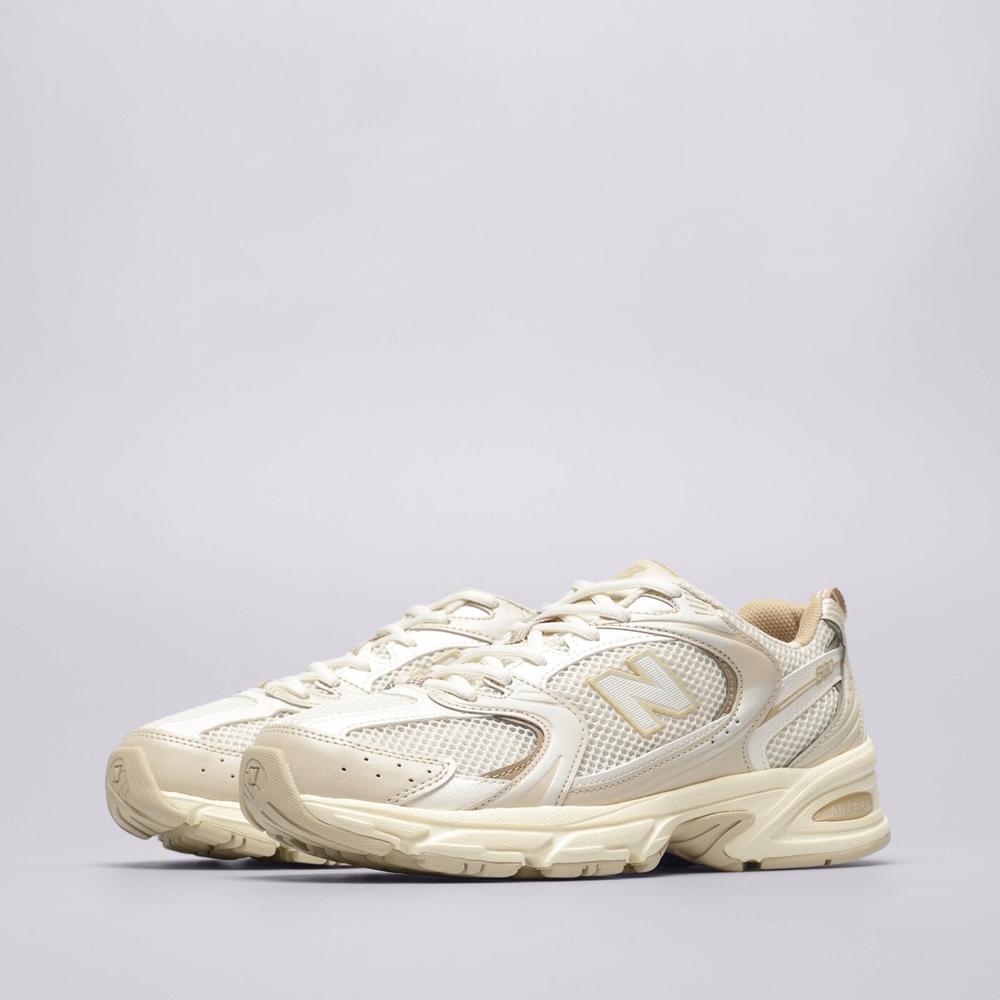 Дамски маратонки NEW BALANCE 530  mr530aa цвят бежов