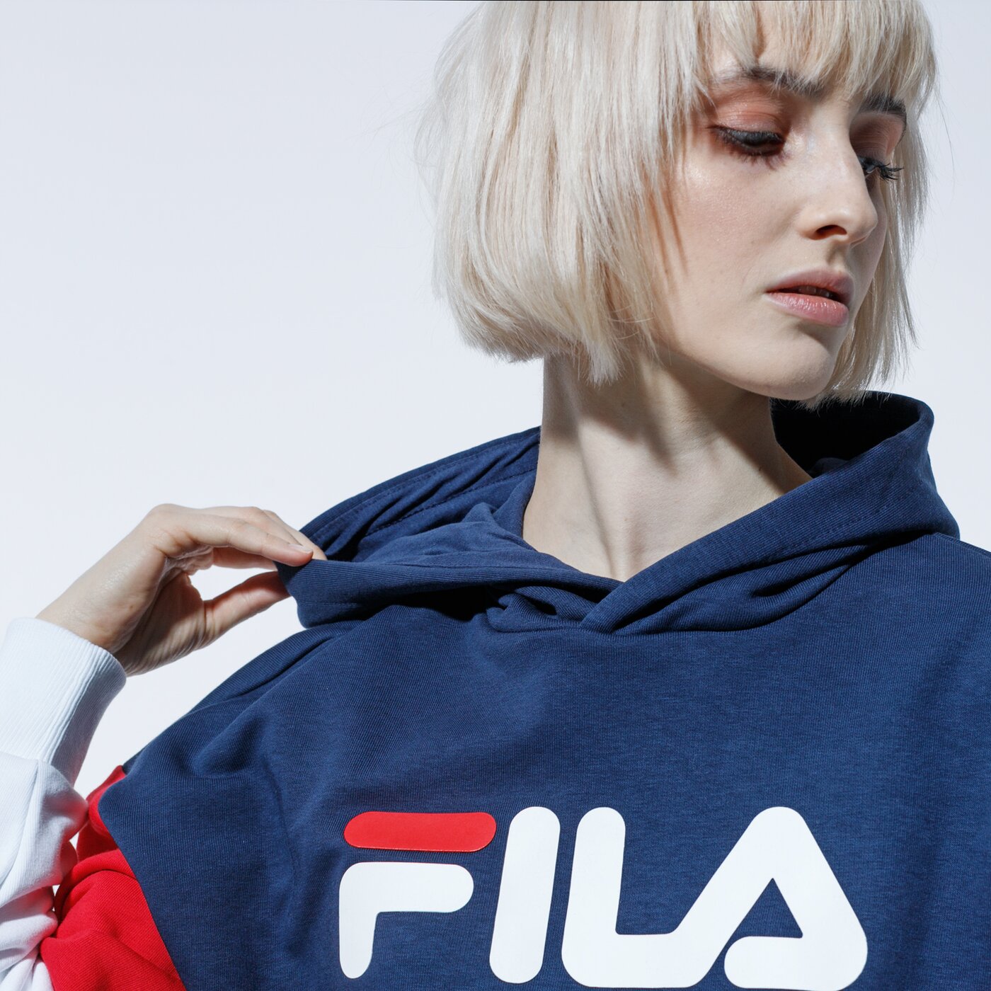 Дамски суичър FILA СУИТЧЪР С КАЧУЛКА BLOCKS AND LOGOS 687496k14 цвят тъмносин