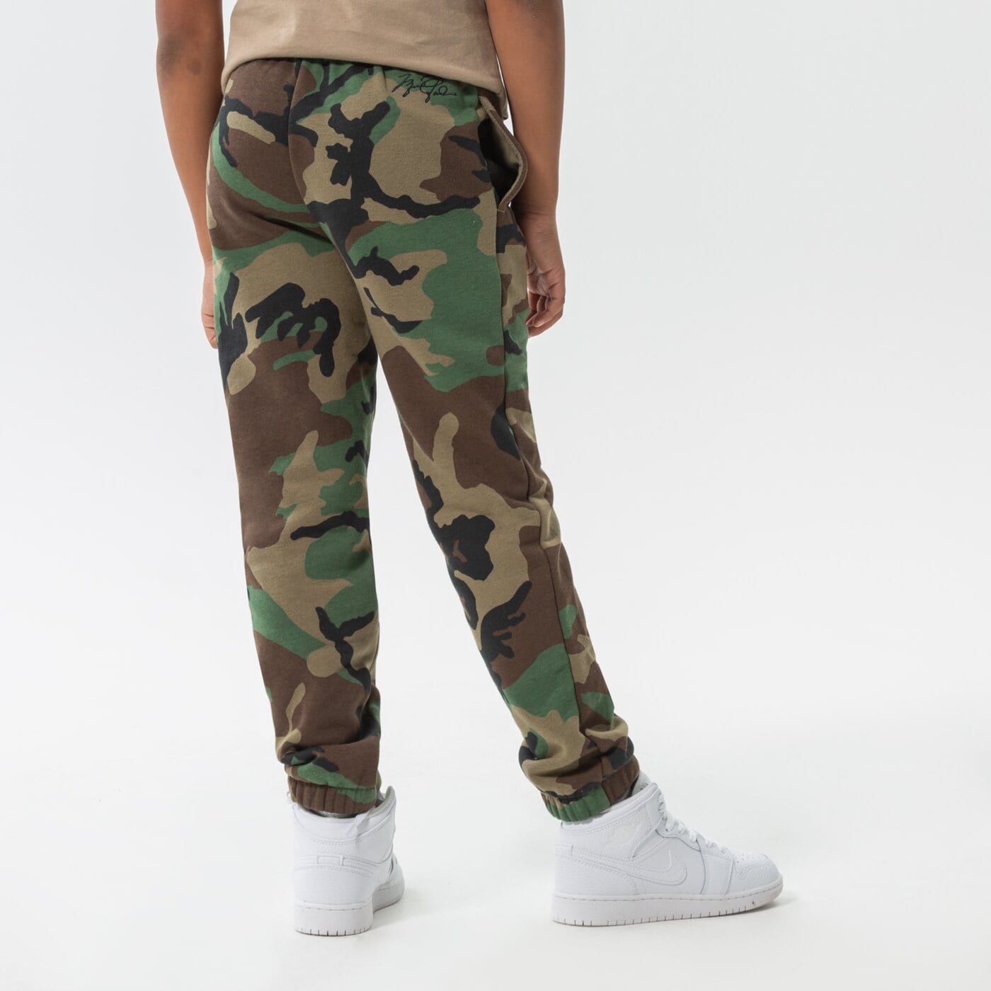 Детски панталони JORDAN ПАНТАЛОНИ ESSENTIALS CAMO PANTS BOY 95a718-e4f цвят каки
