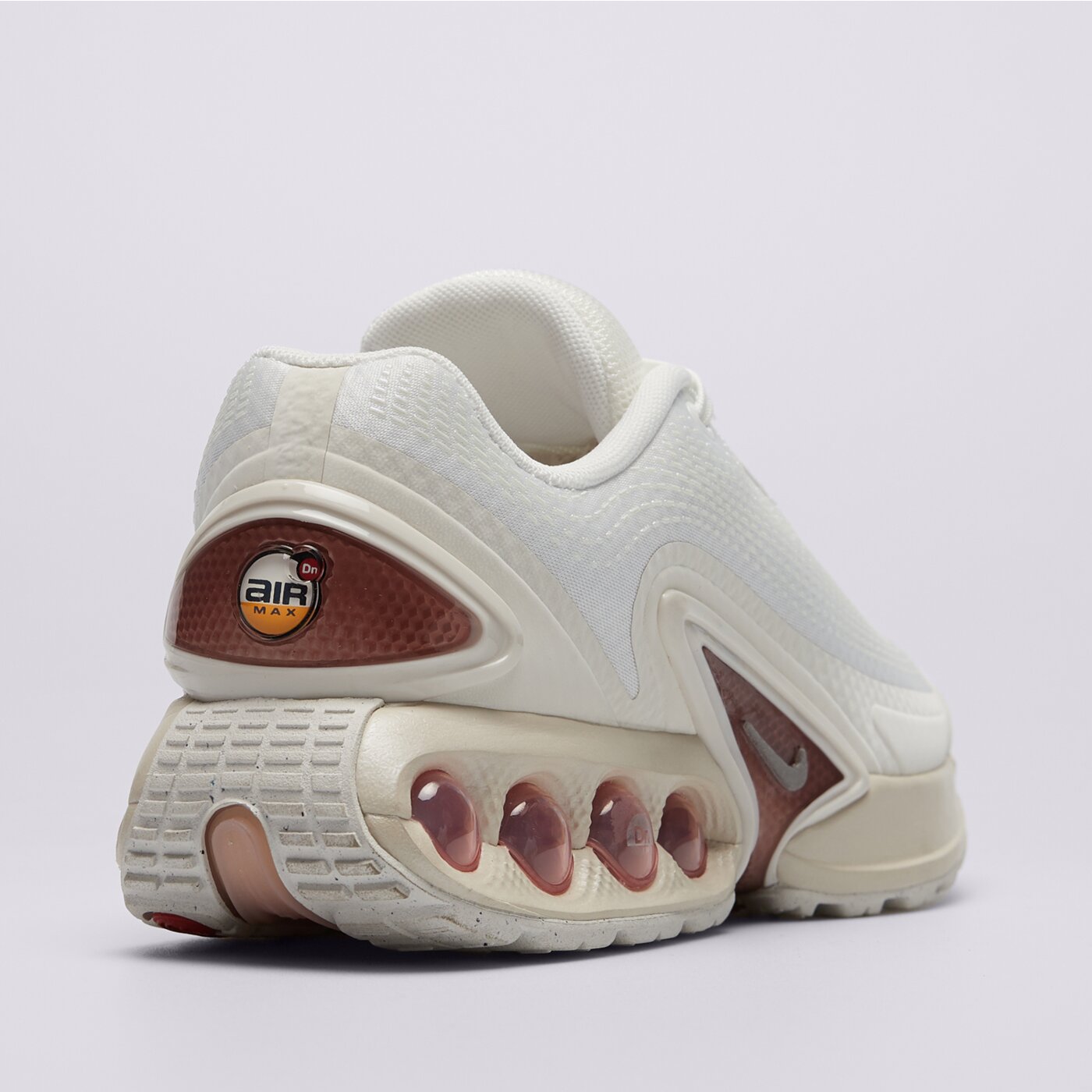 Дамски маратонки NIKE W AIR MAX DN TECH ih0284-100 цвят бежов