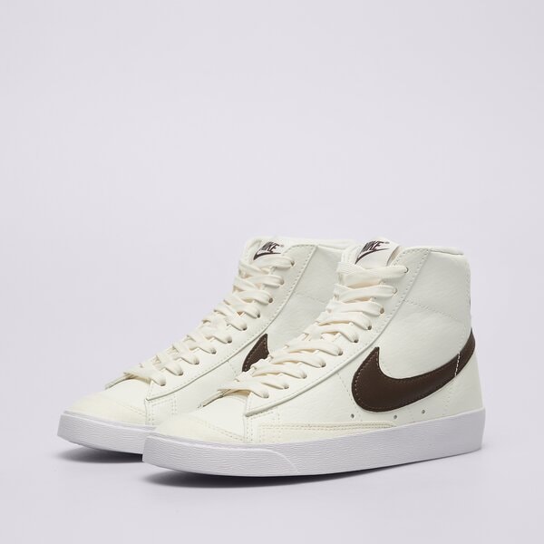 Дамски маратонки NIKE BLAZER MID '77 NEXT NATURE dq4124-107 цвят бежов