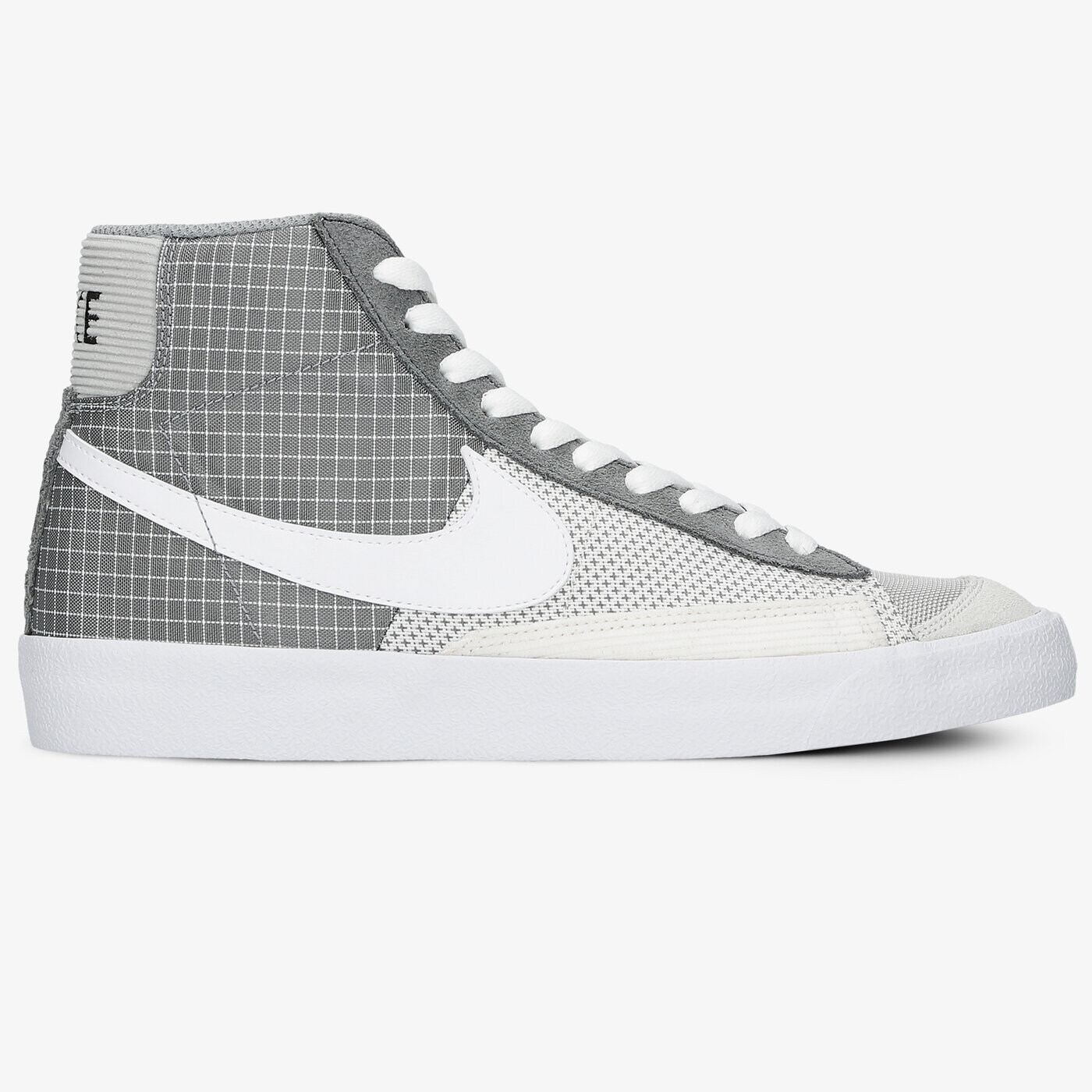 Мъжки маратонки NIKE BLAZER MID '77 PATCH dd1162-001 цвят сив