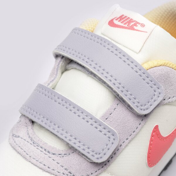 Детски маратонки NIKE MD VALIANT cn8560-502 цвят бежов