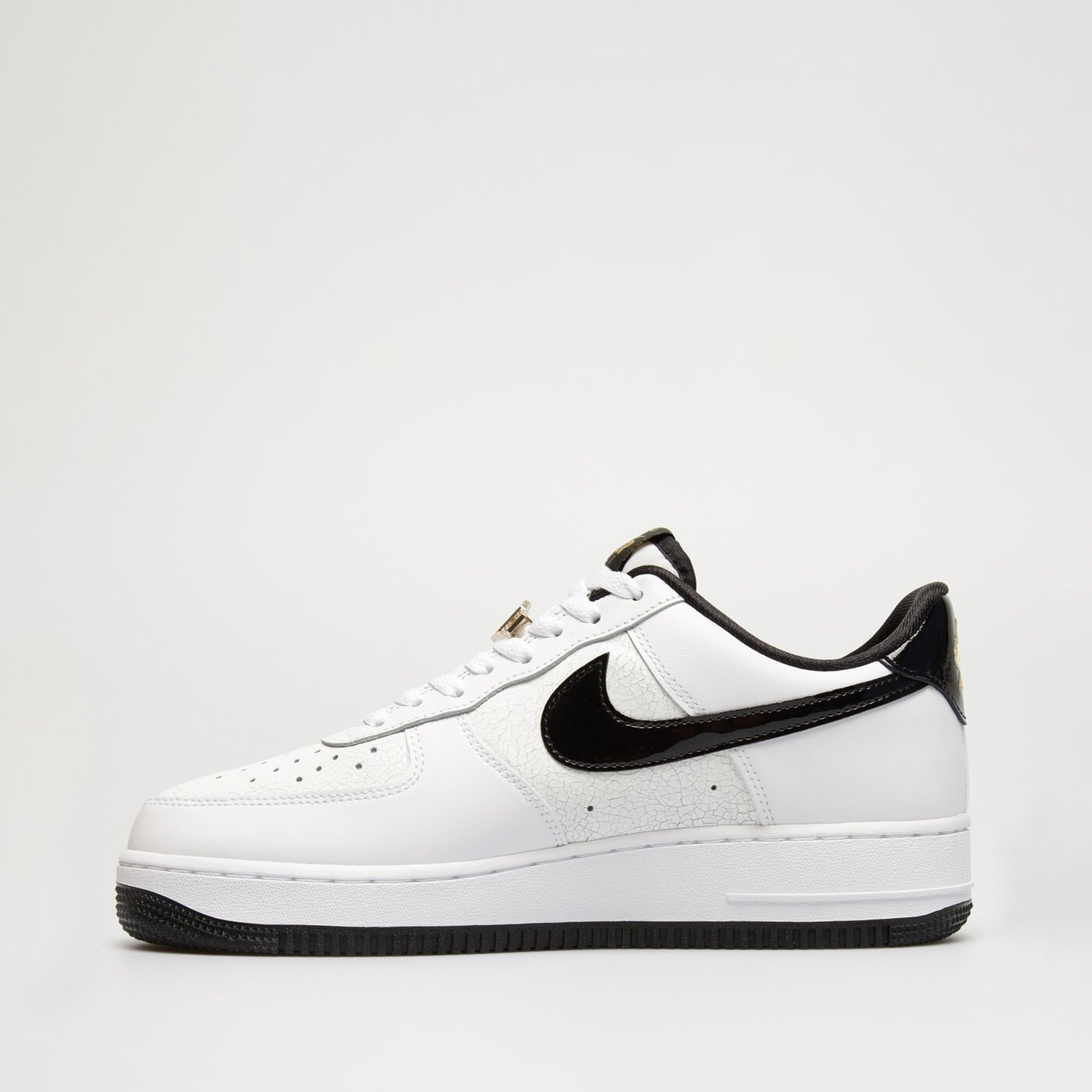 Мъжки маратонки NIKE AIR FORCE 1 '07 LV8 EMB dr9866-100 цвят бял