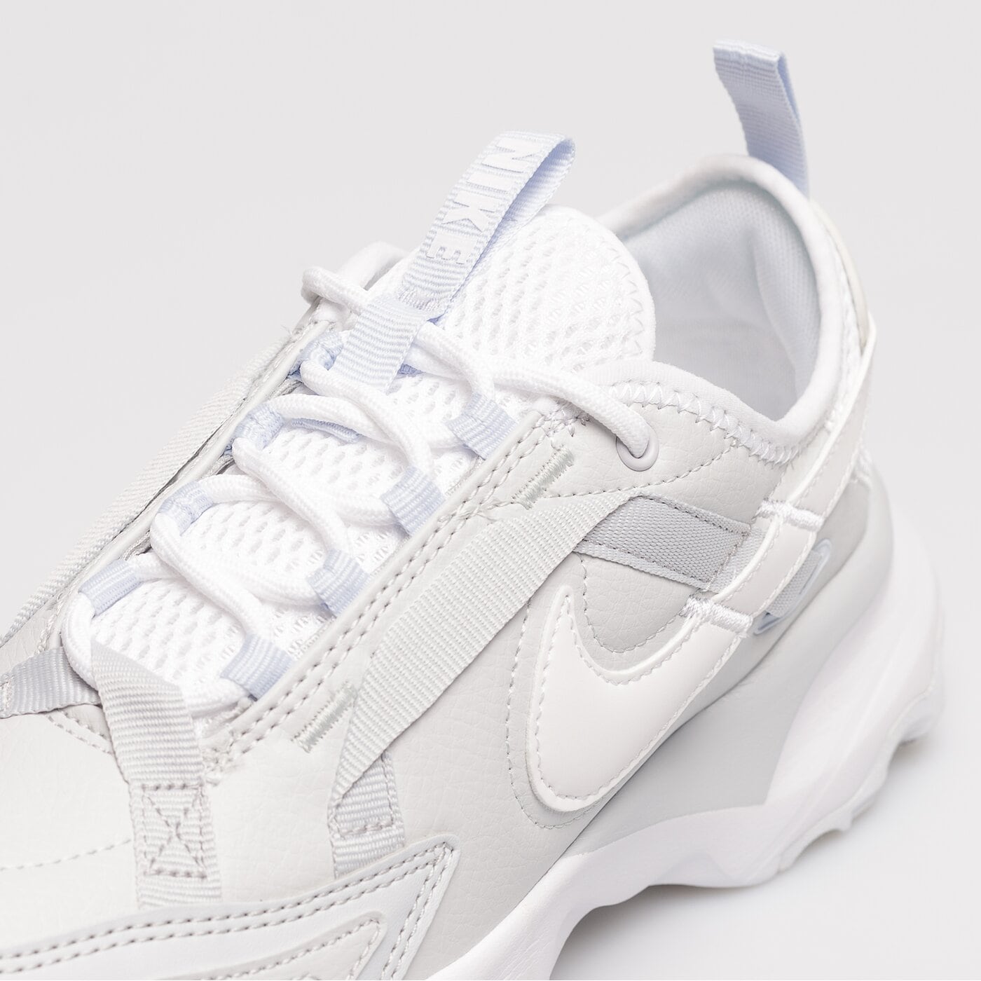 Дамски маратонки NIKE W TC 7900 PRM 2 fb8941-043 цвят сив