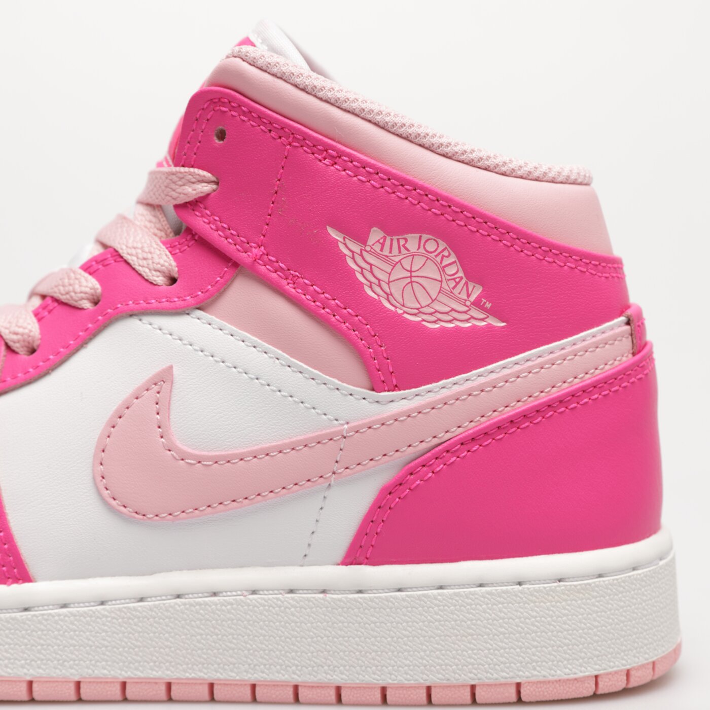 Детски маратонки AIR JORDAN 1 MID  fd8780-116 цвят розов