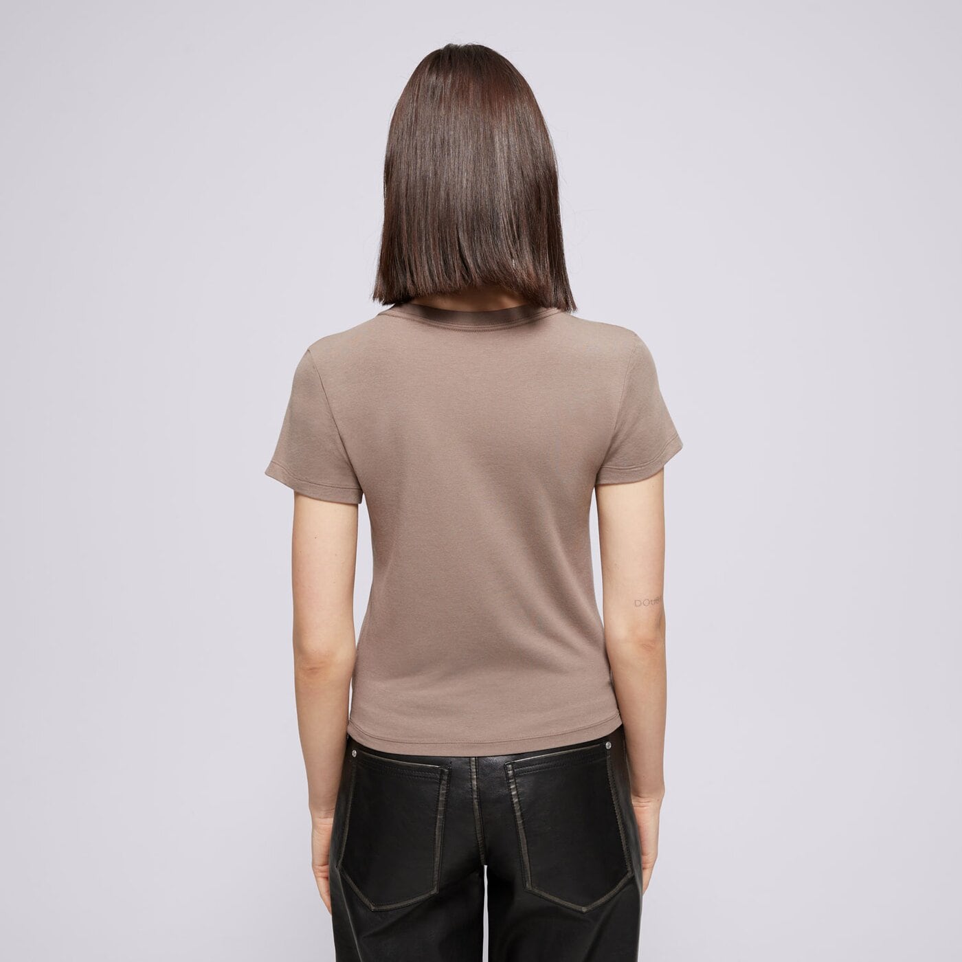 Дамска тениска NIKE ТЕНИСКА W NSW NK CHLL KNT MD CRP fv5508-233 цвят кафяв